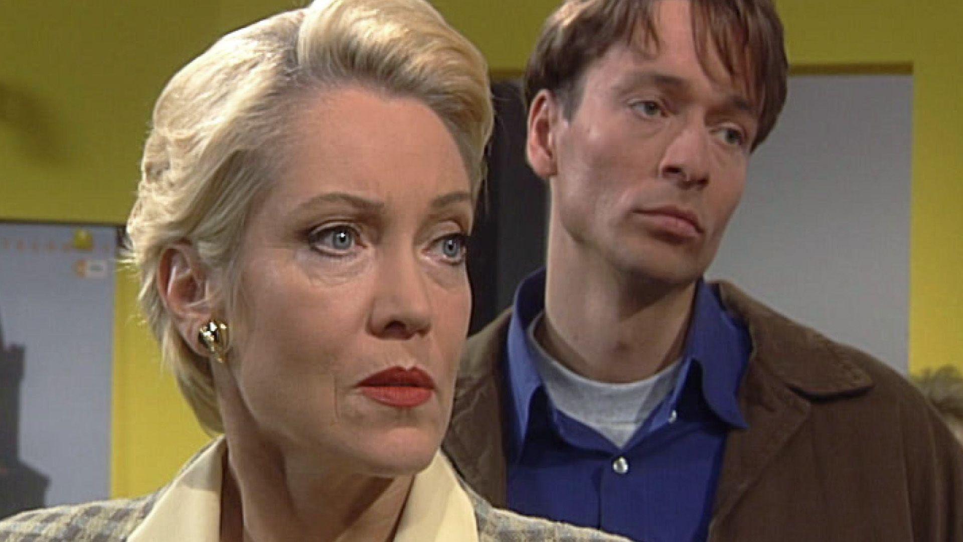Elisabeth erfährt, dass Volker sie betrogen hat