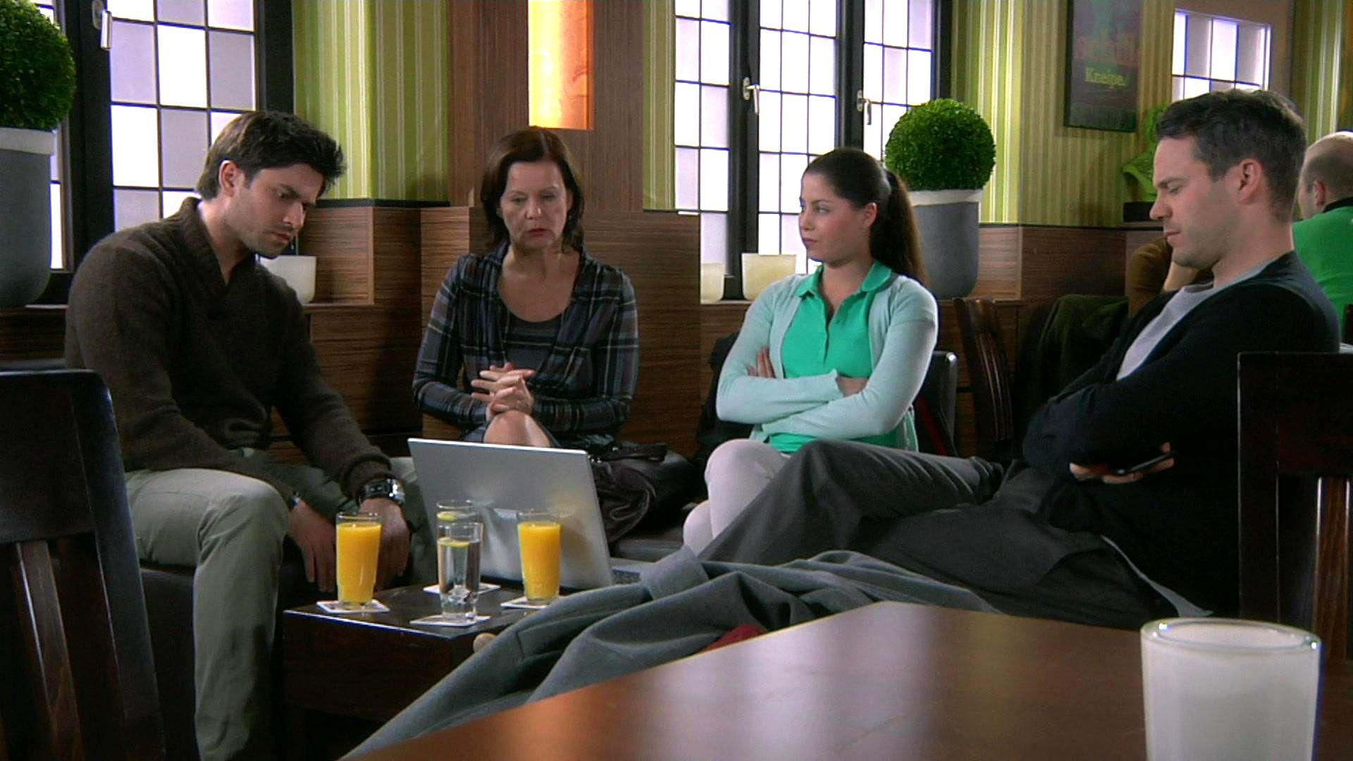 Sina appelliert an ihre Familie