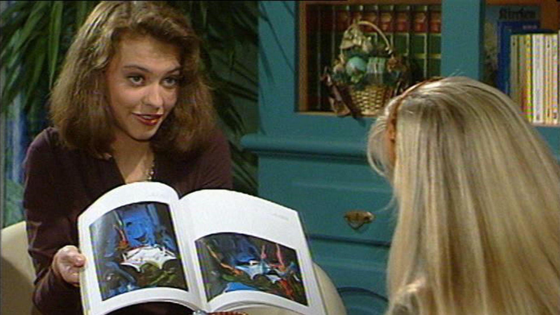 Saskia ist überrascht, dass Tina ihren Rat und ihre Hilfe erbittet