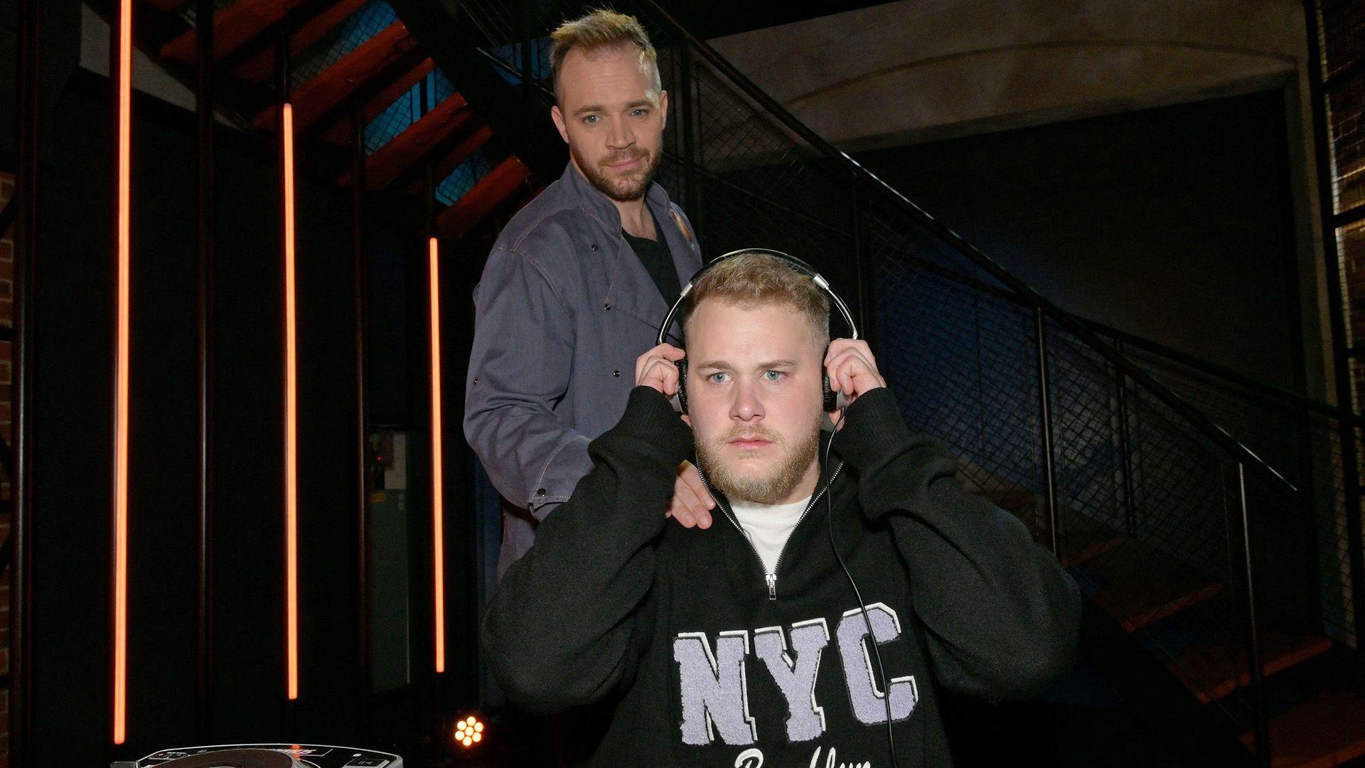 Maren sagt für Jonas einen DJ-Job ab