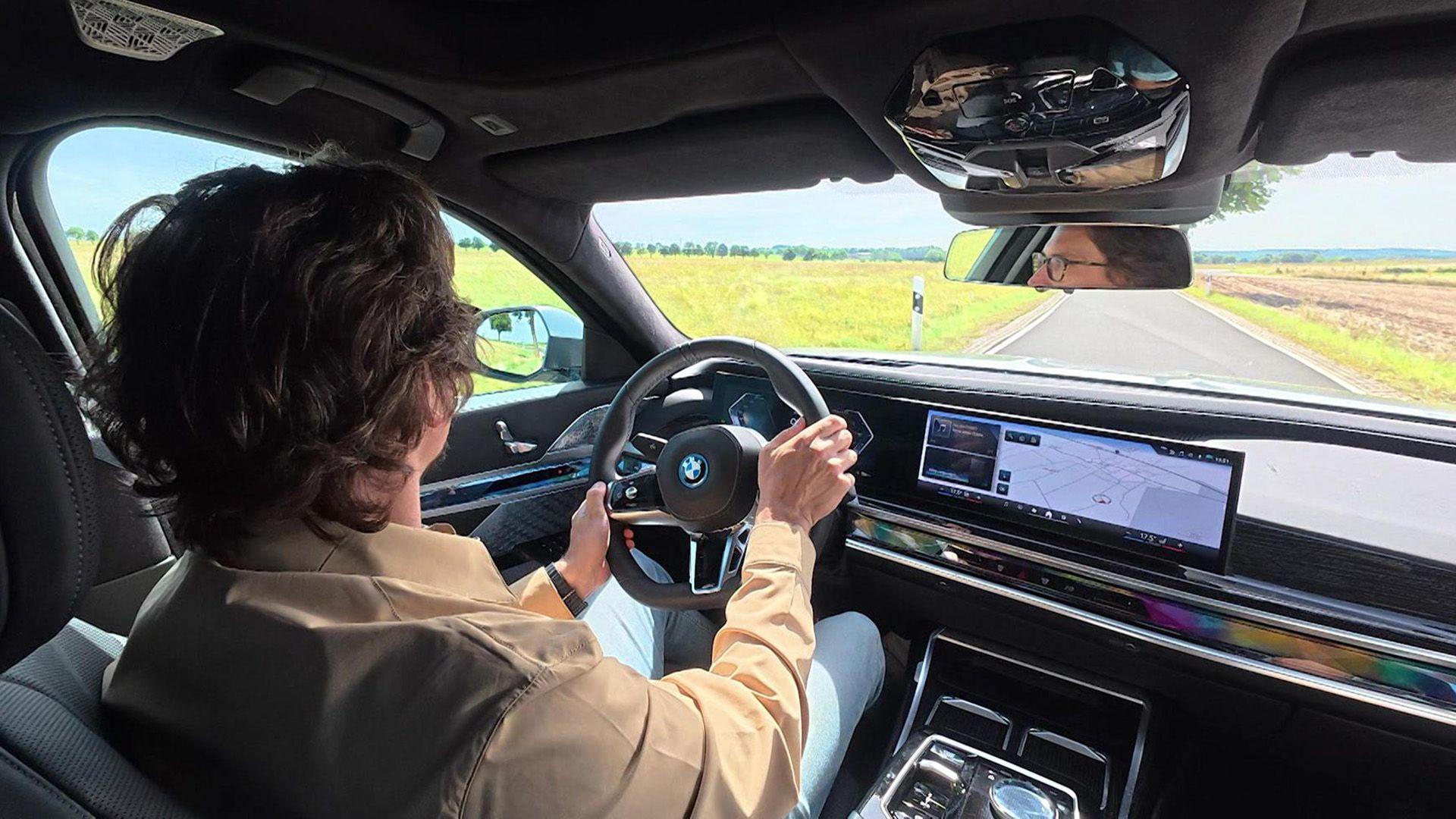 Thema u.a.: Der BMW i7 wird auf seine Fähigkeiten getestet