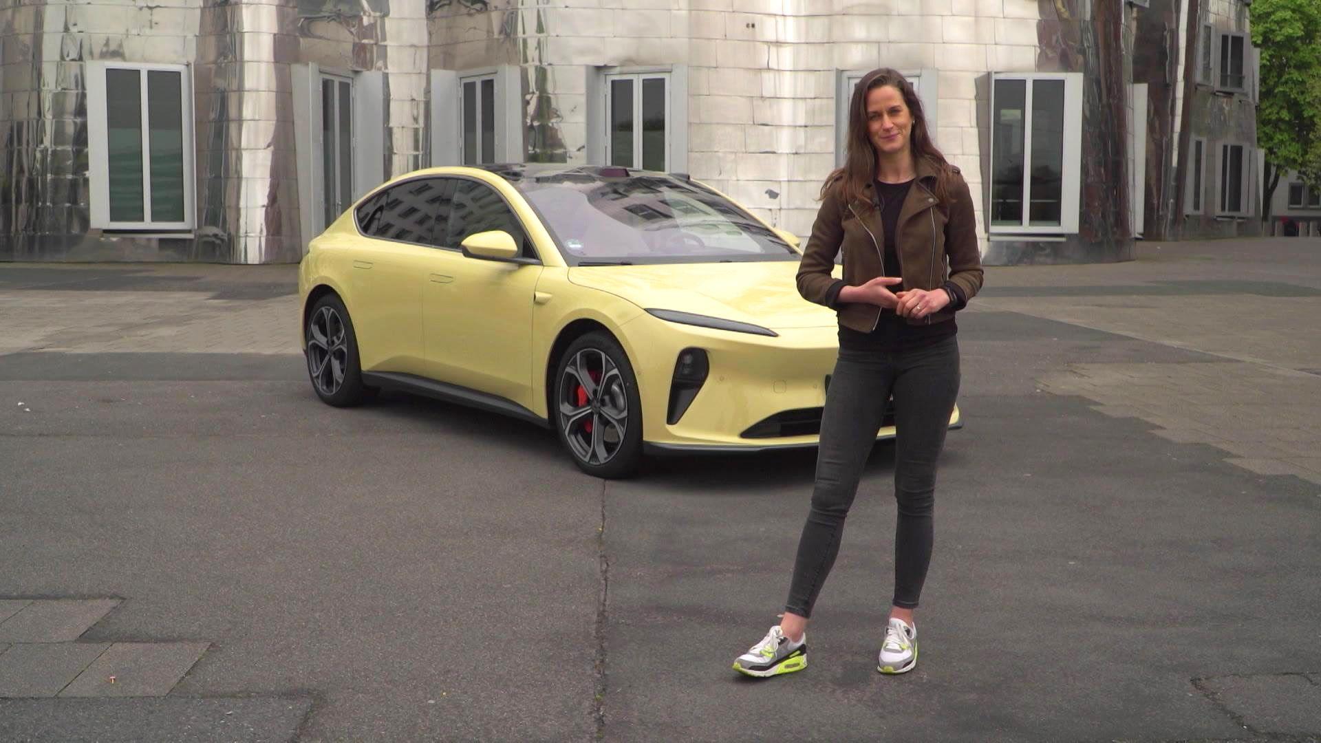 Thema u. a.: Akku tauschen statt laden - Helena testet den Nio ET5