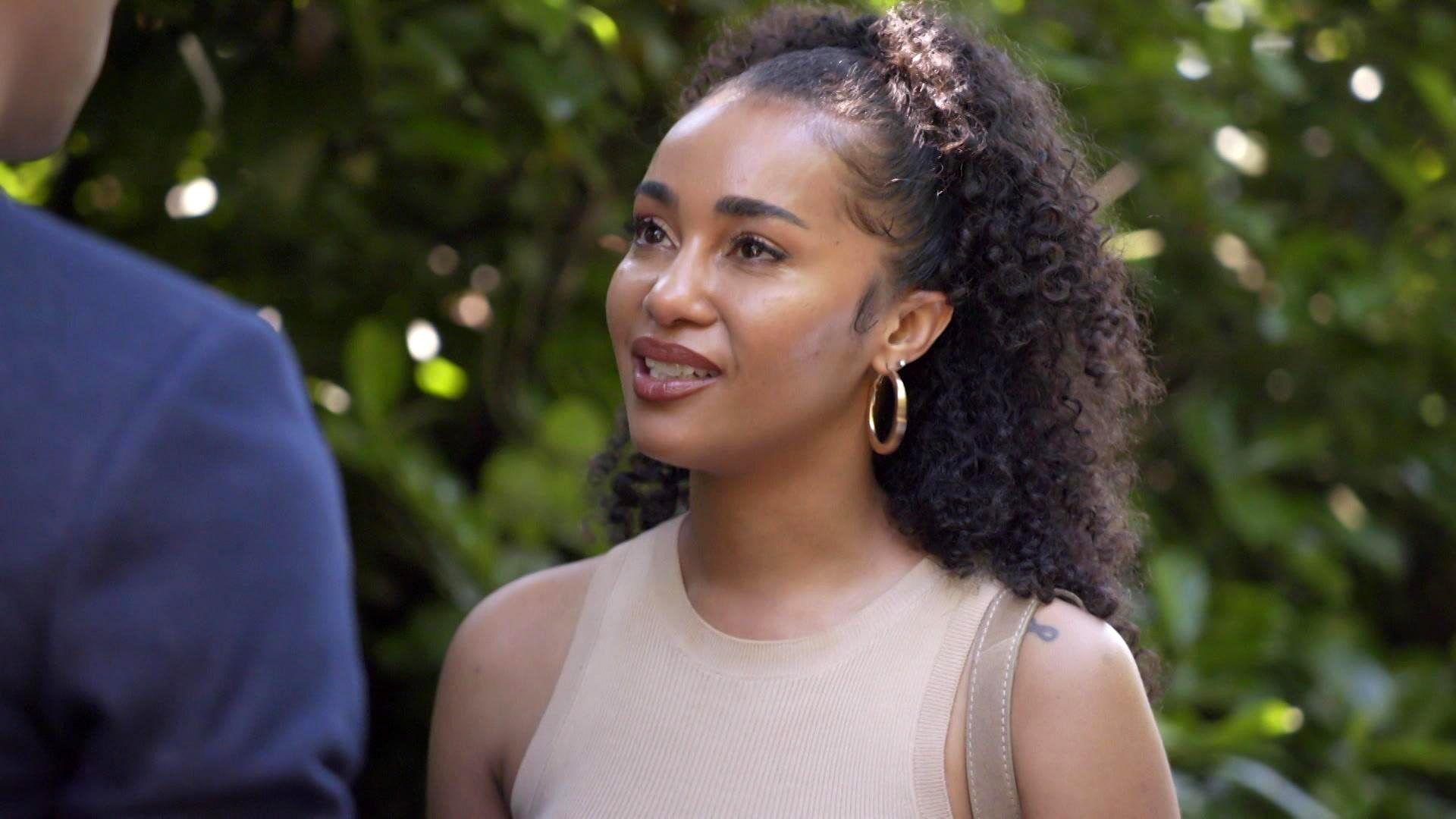 Imani fühlt sich außer Stande, mit Deniz zu sprechen