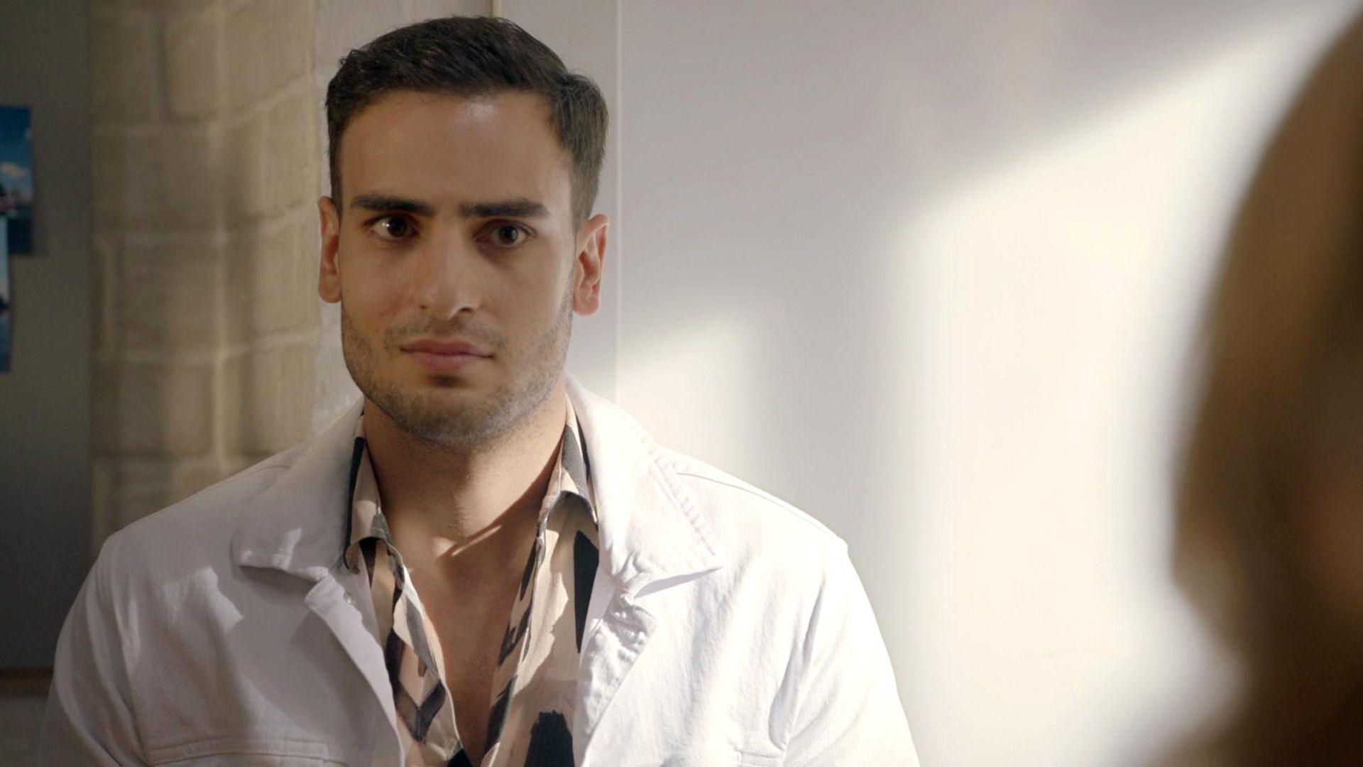 Nihat ist es egal, was ihm seine Familie zu sagen hat