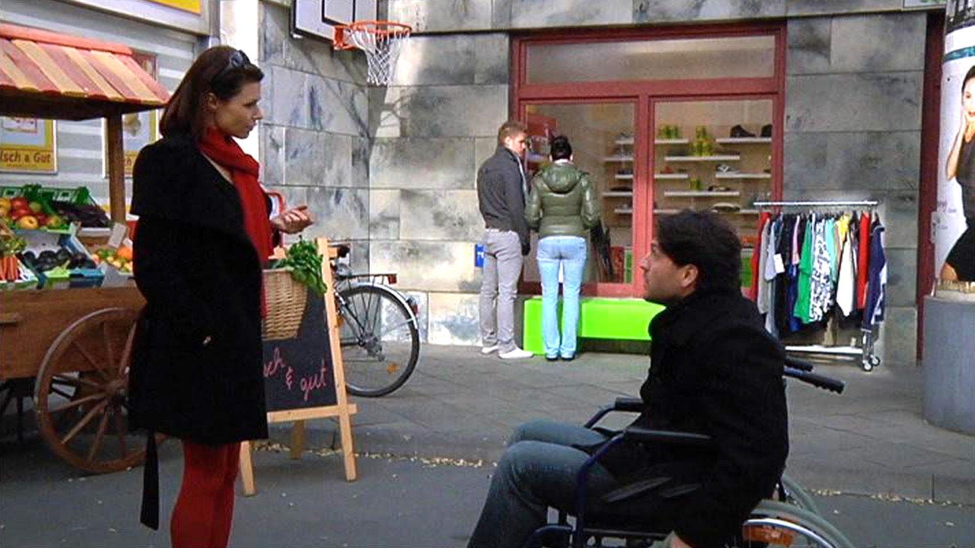 Britta sucht Kontakt zu Rolf