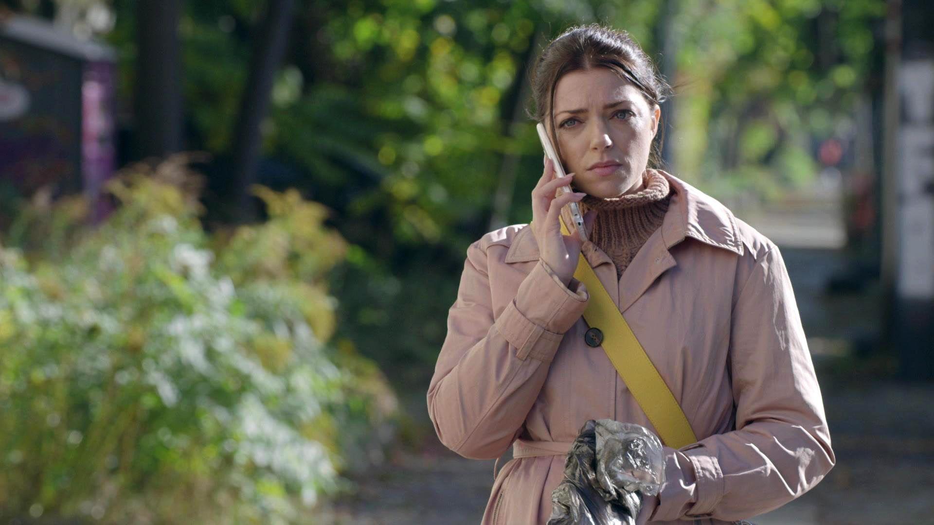 Emily will die Geldübergabe allein durchziehen