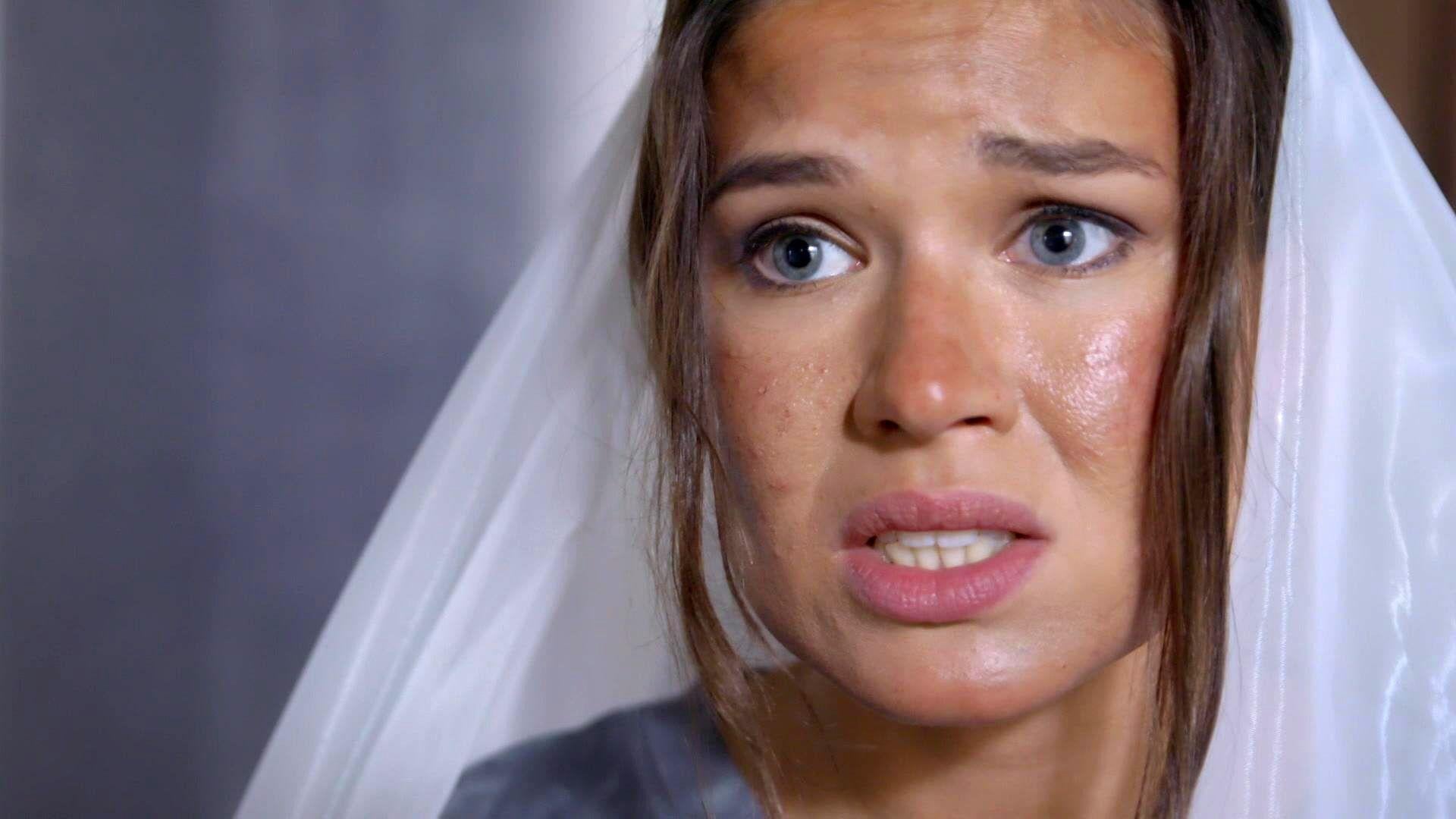 Vivien muss widerwillig vor Tobias Farbe bekennen