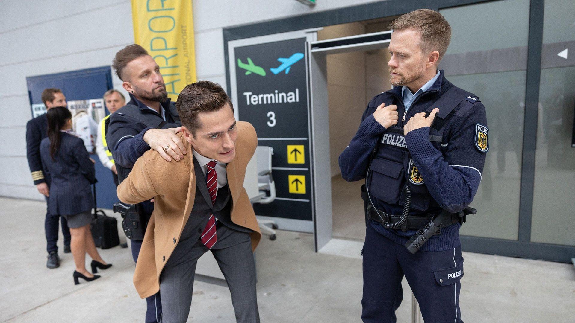 Benedikt sitzt in Haft