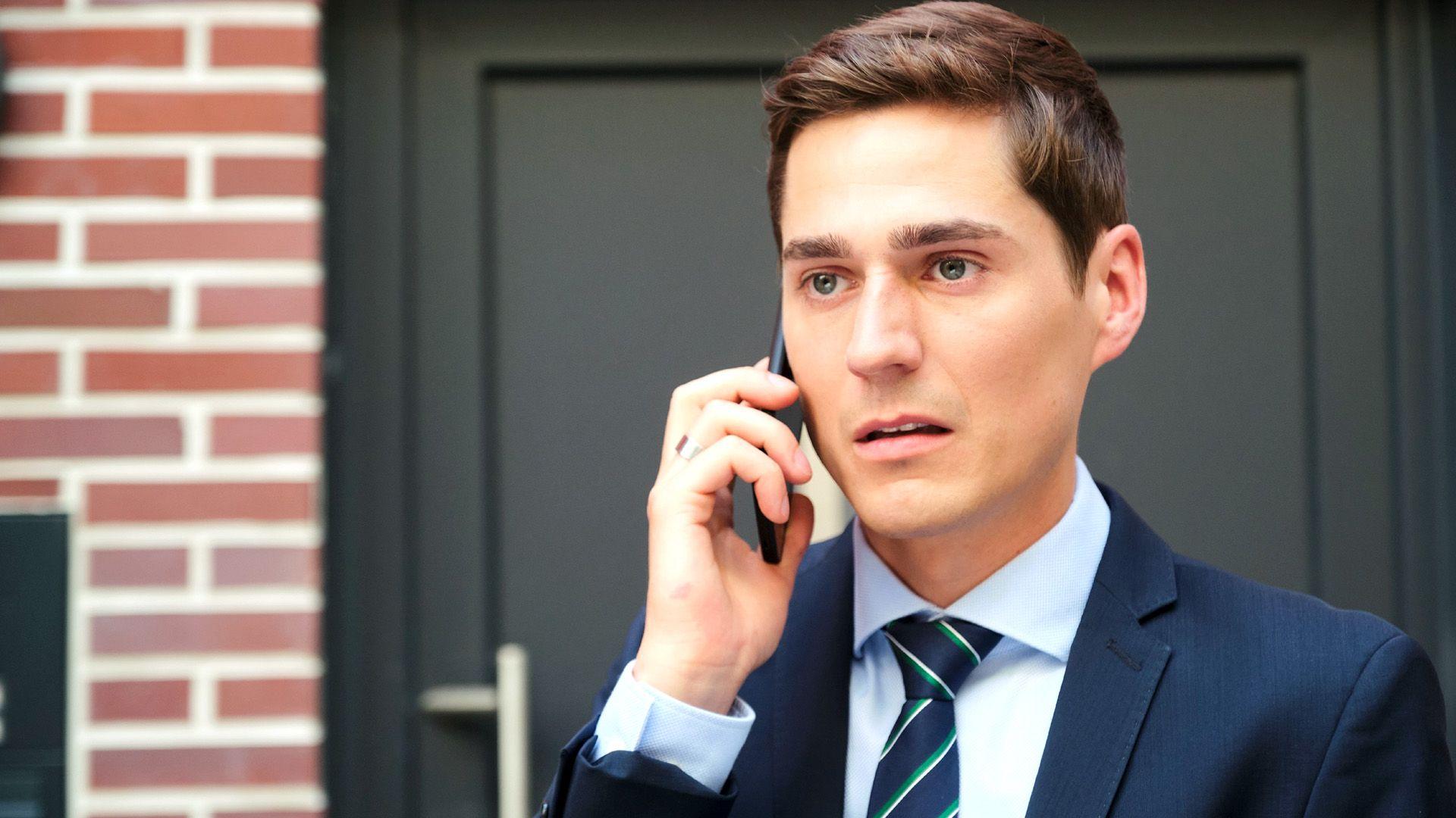 Ringo macht sich Sorgen, weil er nichts von Easy hört