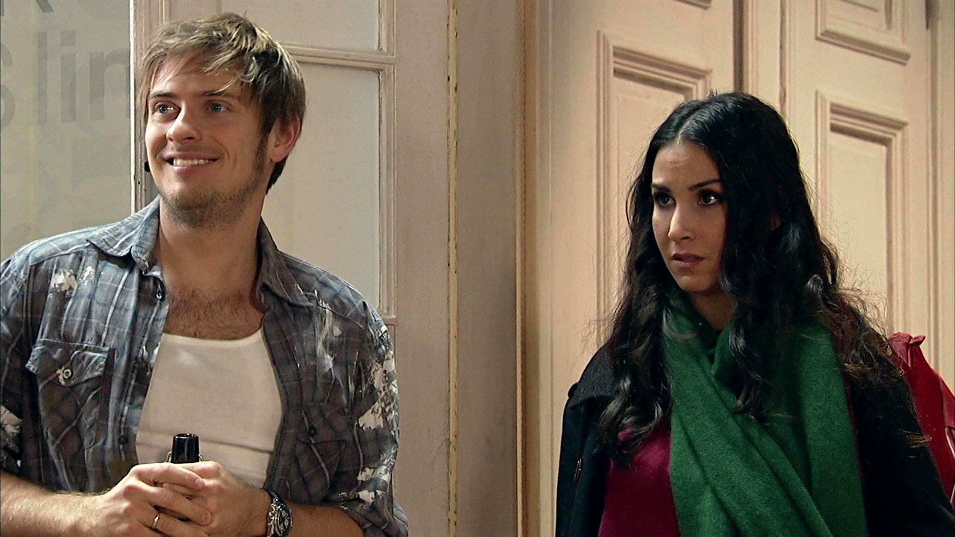 Philip will Ayla überraschen