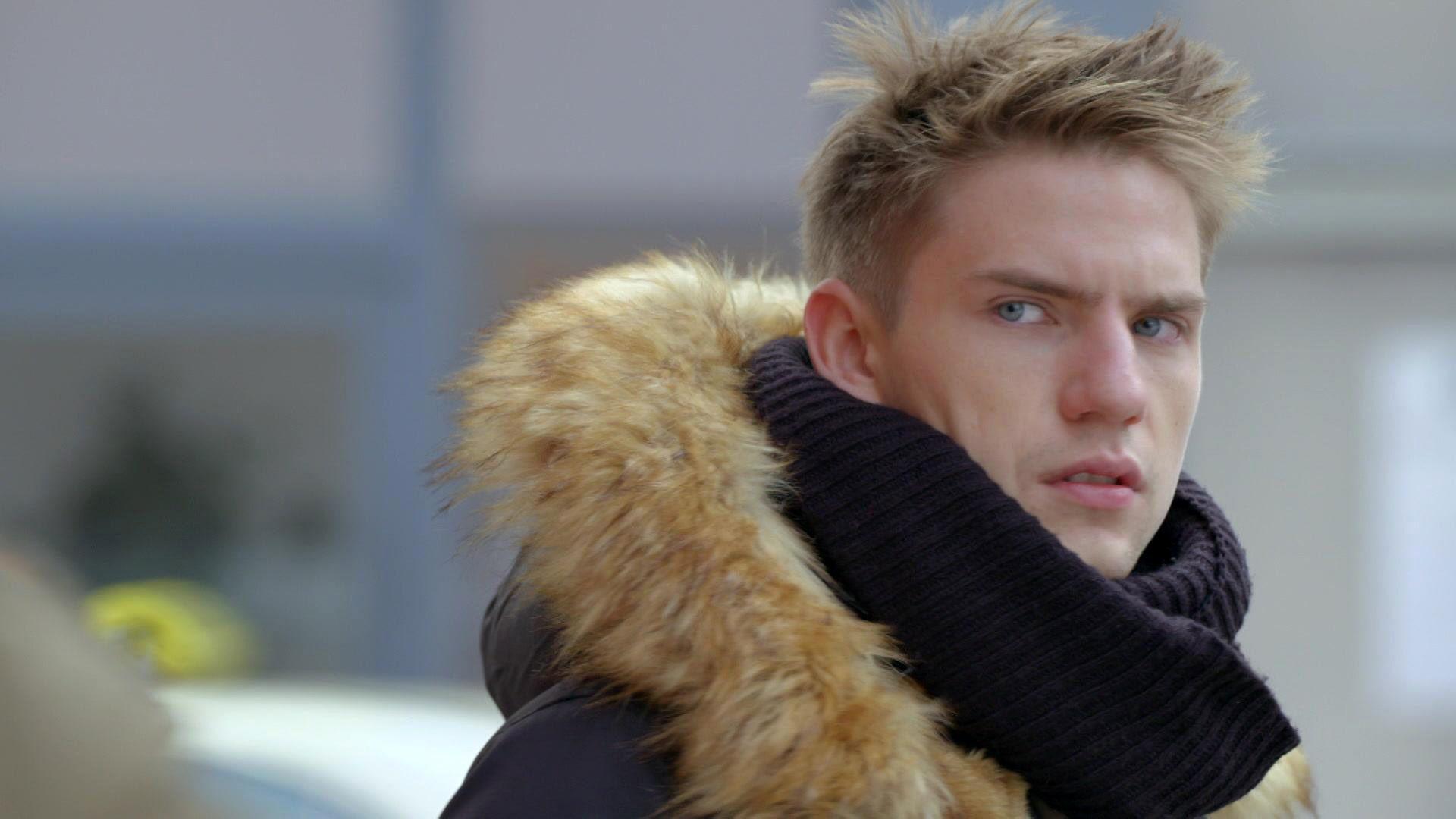 Moritz befürchtet, dass Luis seine Gefühle erahnt