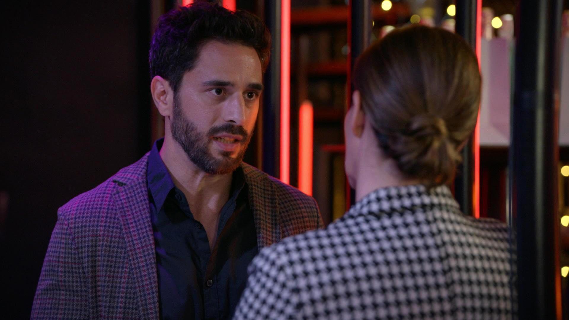 Katrin und Tobias wollen sich gegen Carlos wehren