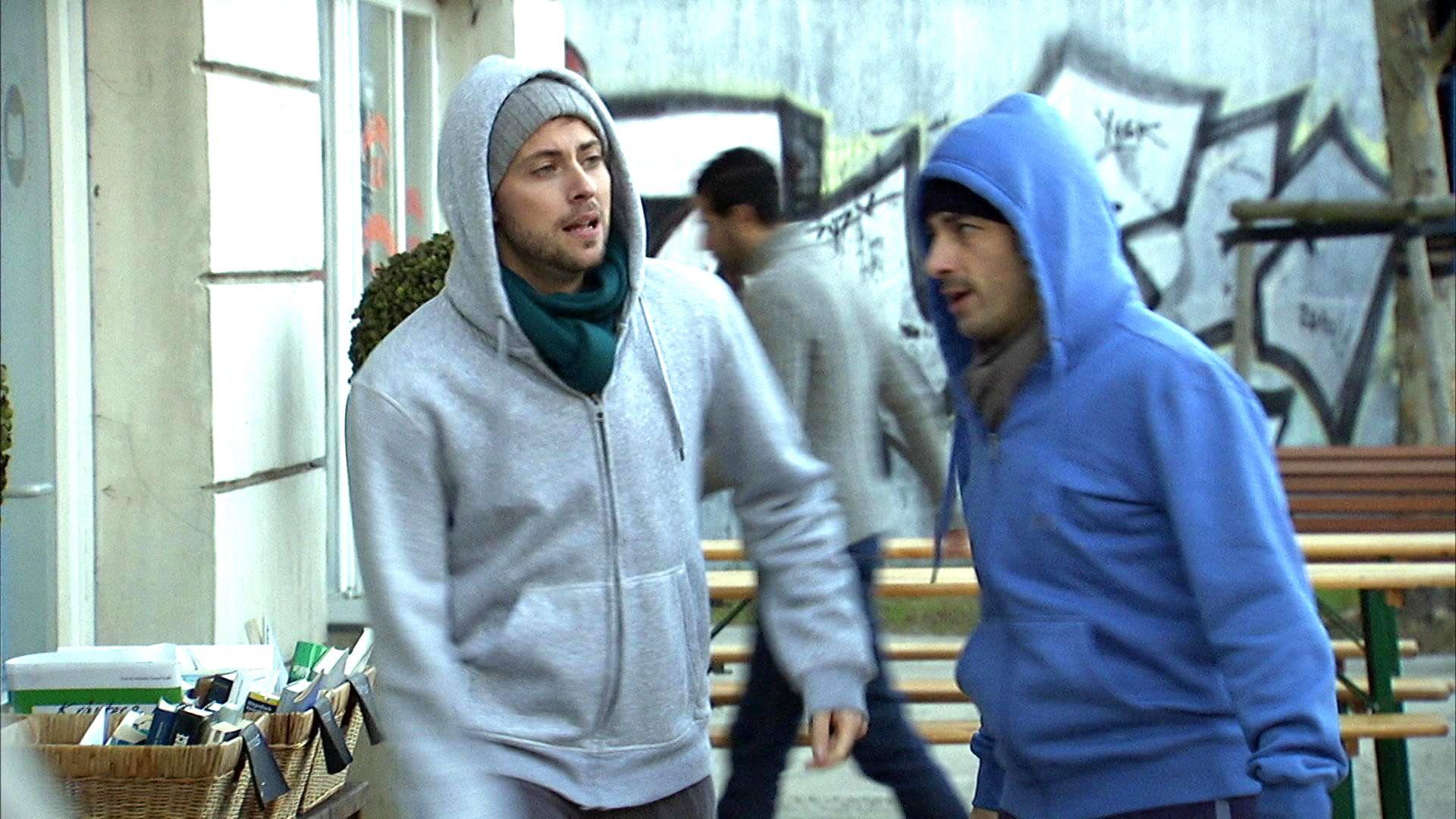 Johns Ablenkungsmanöver für Tayfun