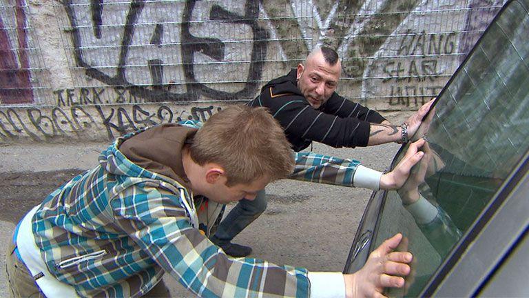 Vom Leichenwagen zur Jacken-Aktion