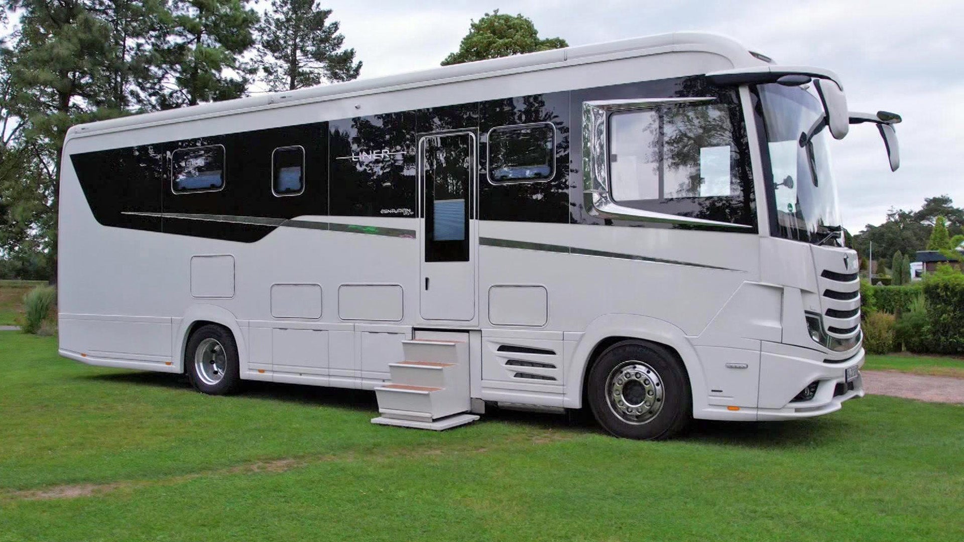 Thema u.a.: Luxus-Camping im Superwohnmobil