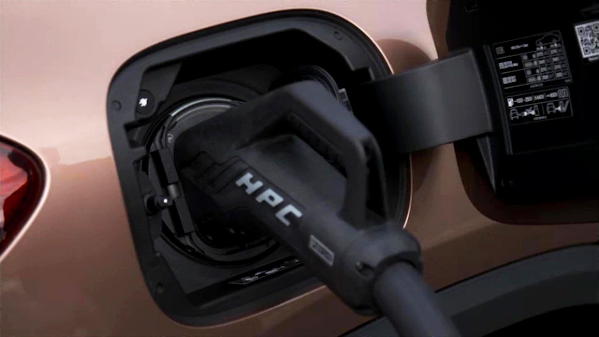 Thema u. a.: Berechtigte Sorgen? - Schnellladen von E-Autos auf der Langstrecke