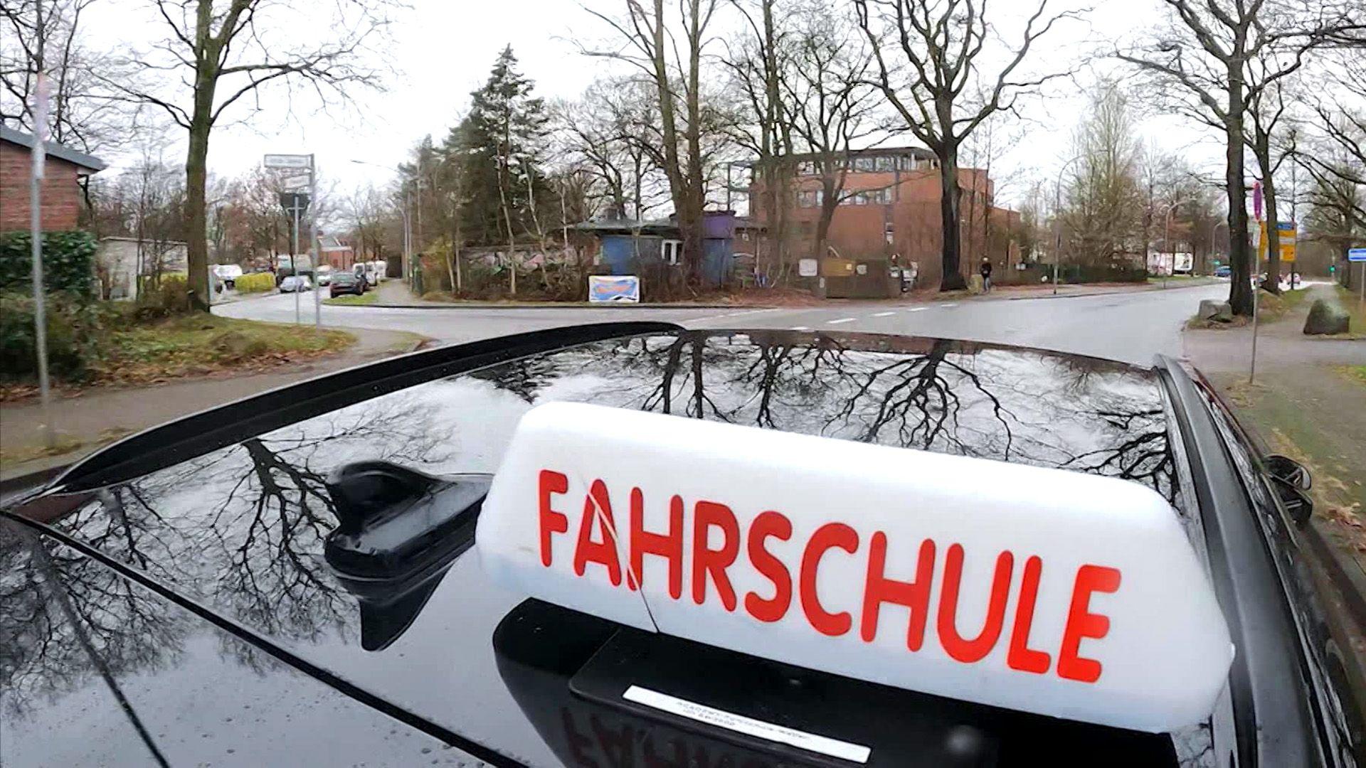 Themen u.a.: Günstiger Führerschein / Frauenparkplätze