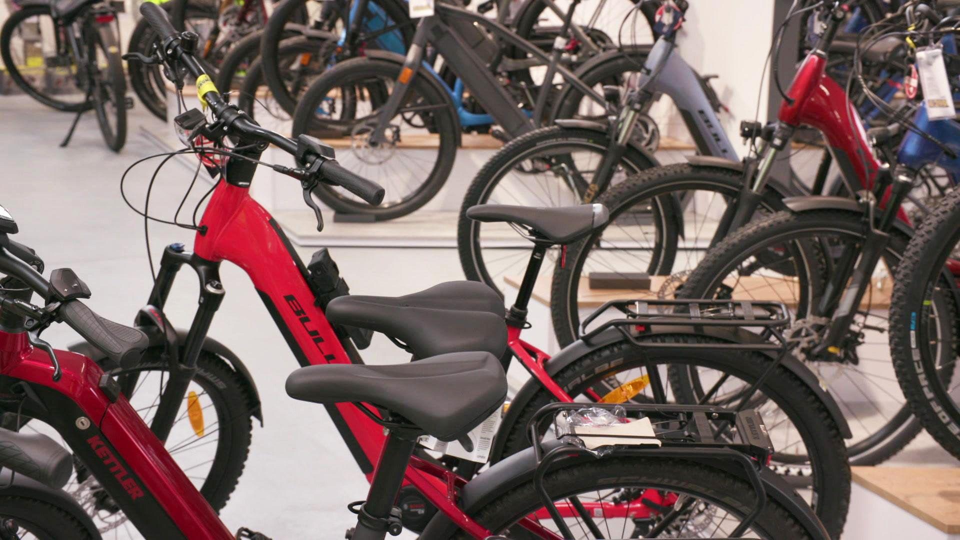 Thema u.a.: Echte Alleskönner? - SUV E-Bikes im ADAC-Test