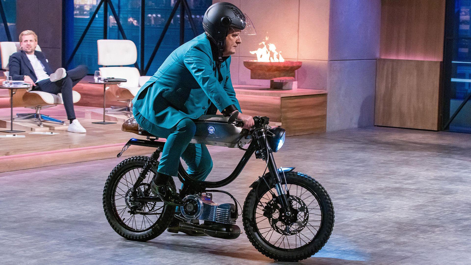 U.a. mit: "METORBIKE"