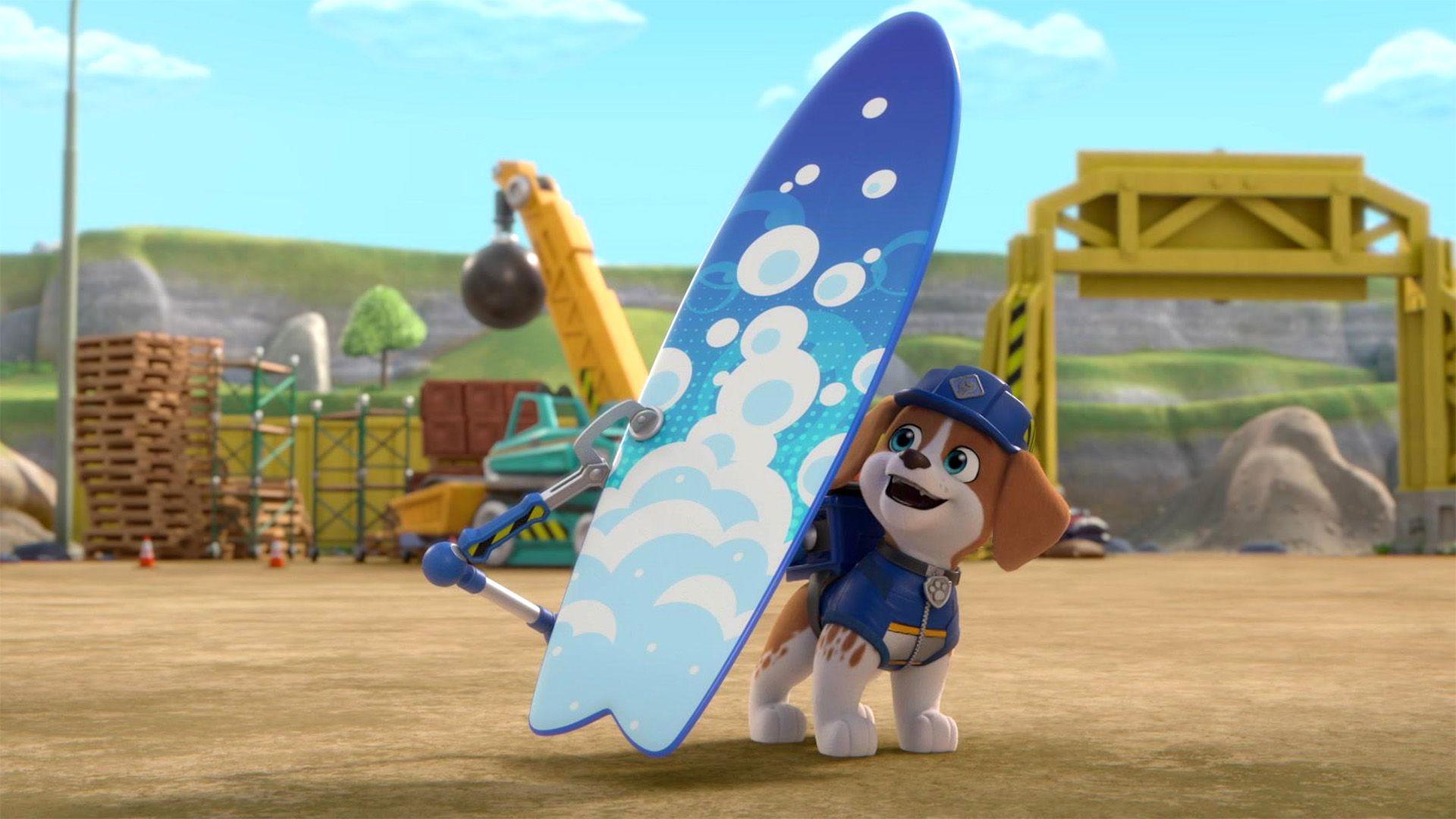 Die Crew baut eine Surf-Brücke