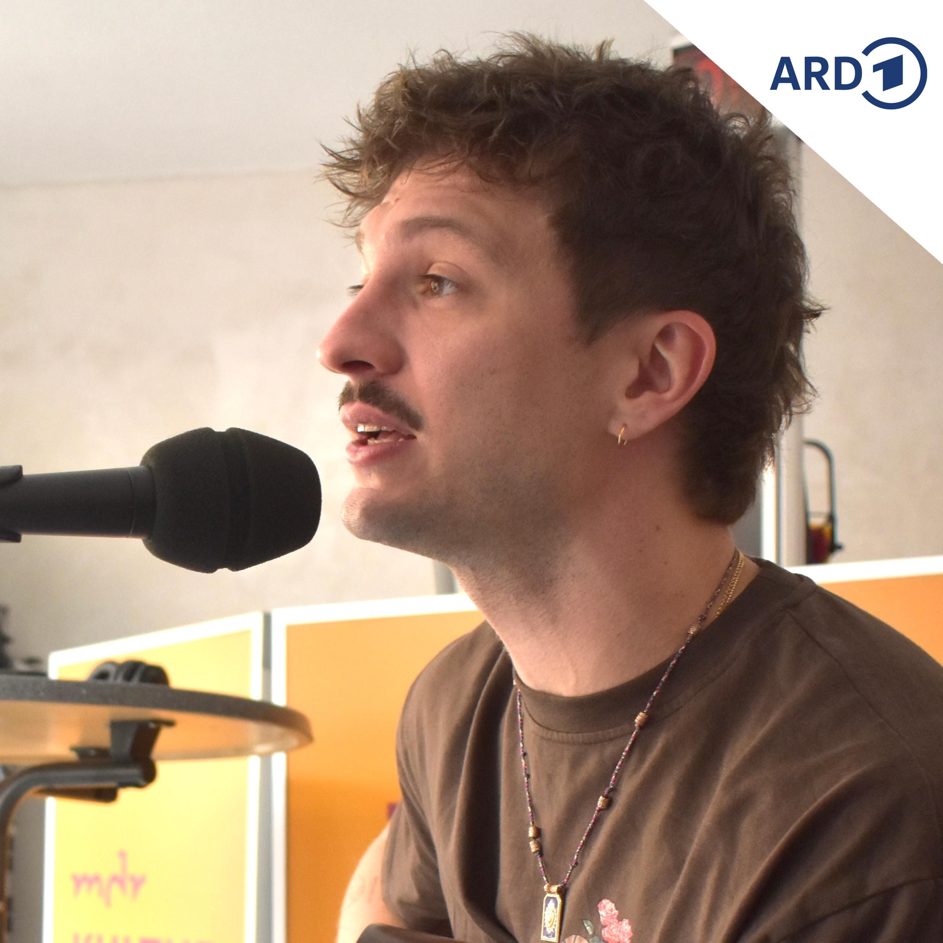 Rudolstadt 2026: Von Hausparties und Familienfesten - Die Studiosession mit Rian
