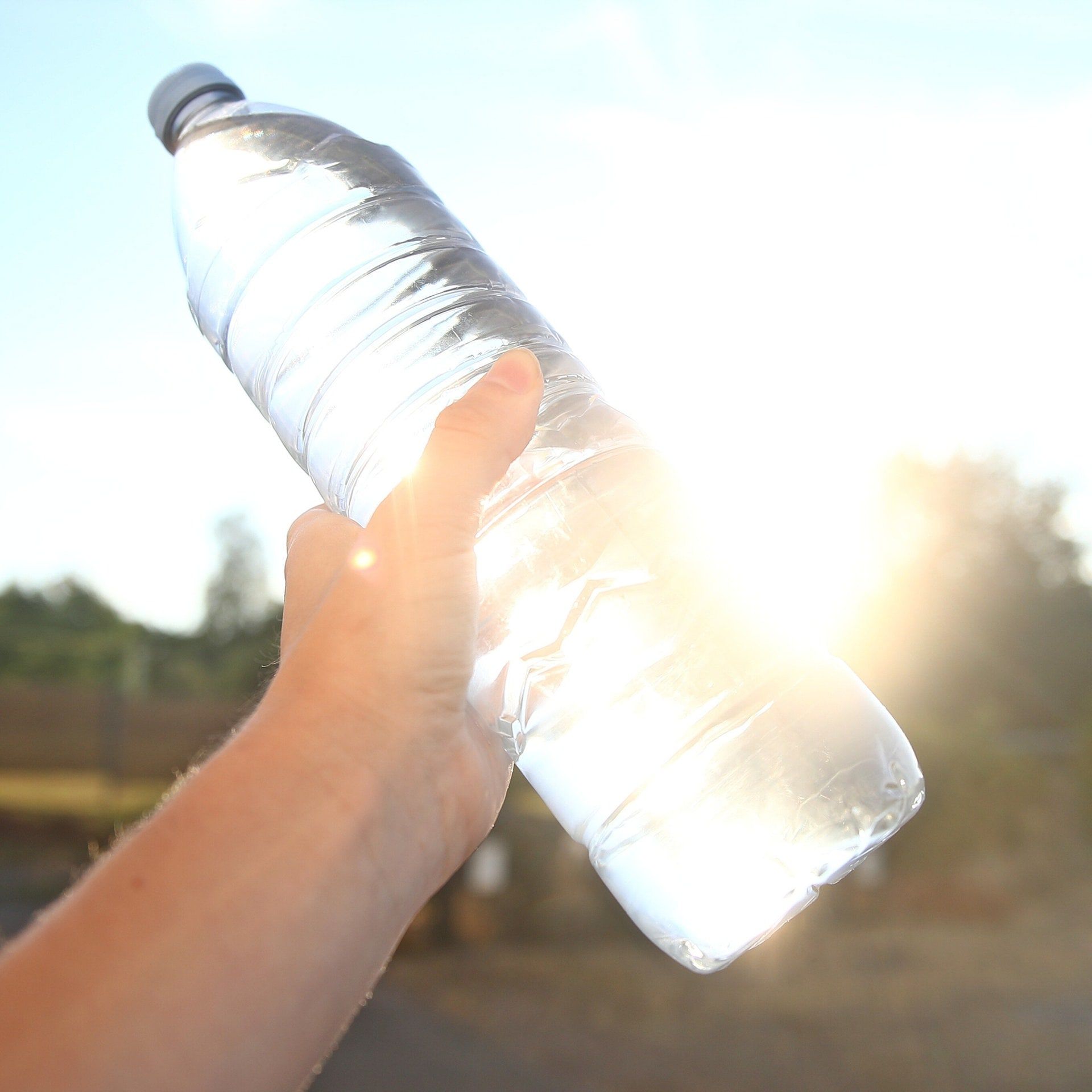 Kann man Wasser nur durch Schütteln zum Kochen bringen?