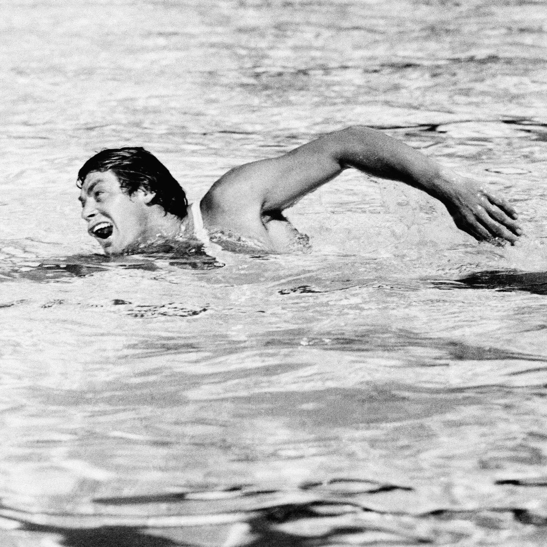 09.07.1922: Johnny Weissmuller schwimmt Weltrekord
