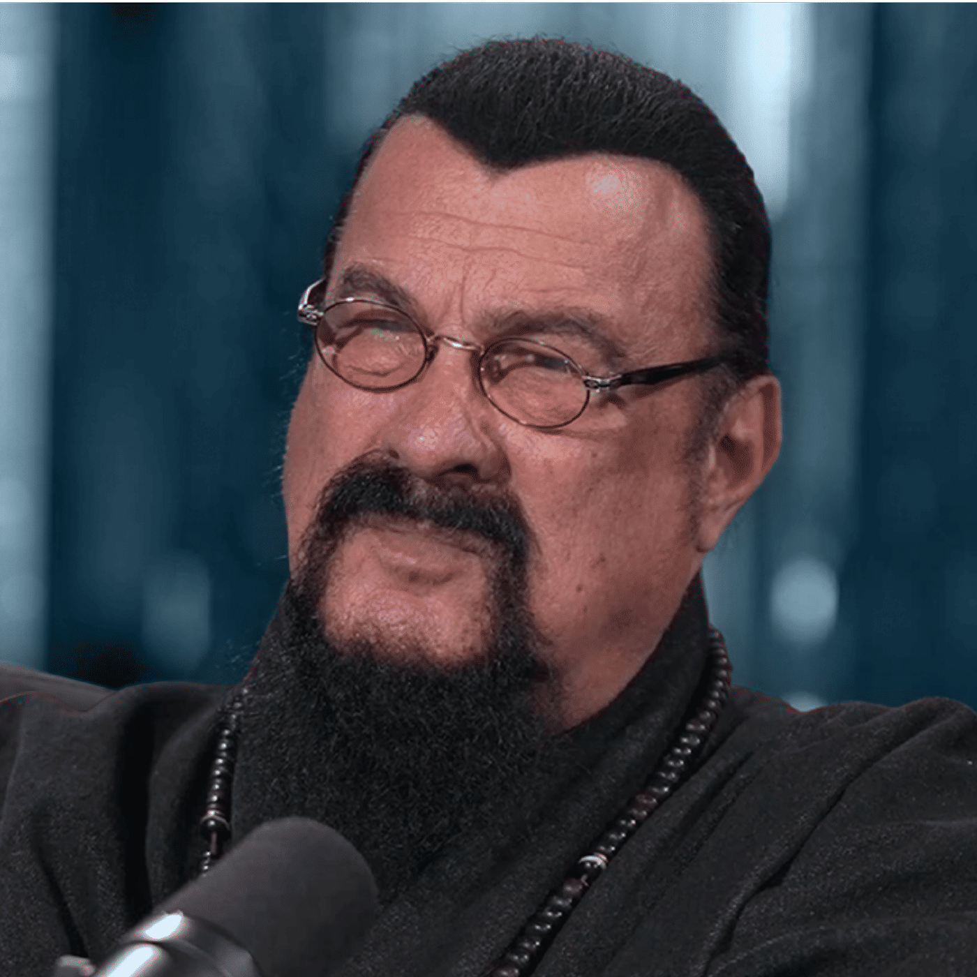 Köppel trifft Action-Legende Steven Seagal: Der Hollywood-Star über Putin, die USA und den Krieg