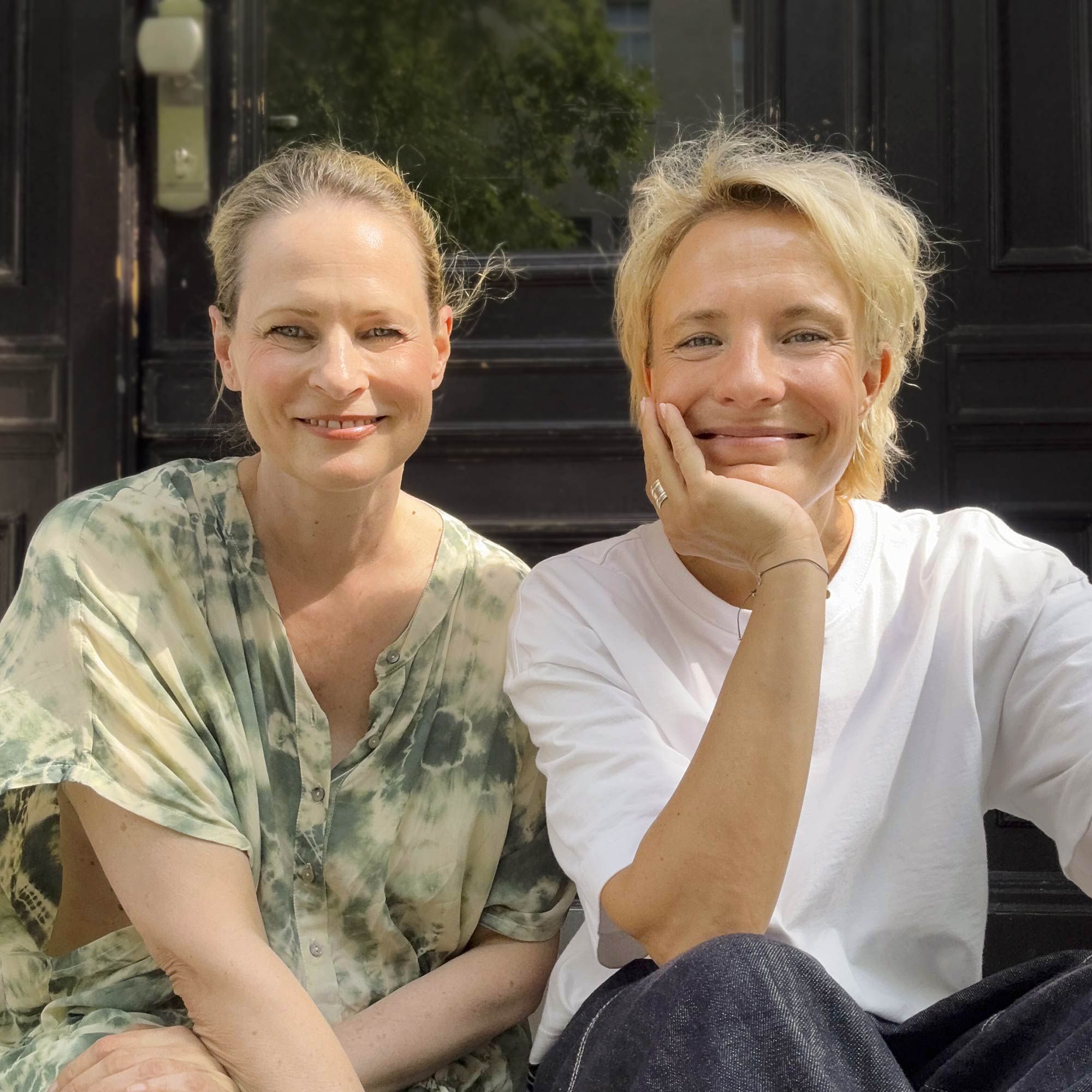 Flachwitze-Queen, Moderatorin und Sängerin Seraphina Kalze im Gespräch mit Antje Riis