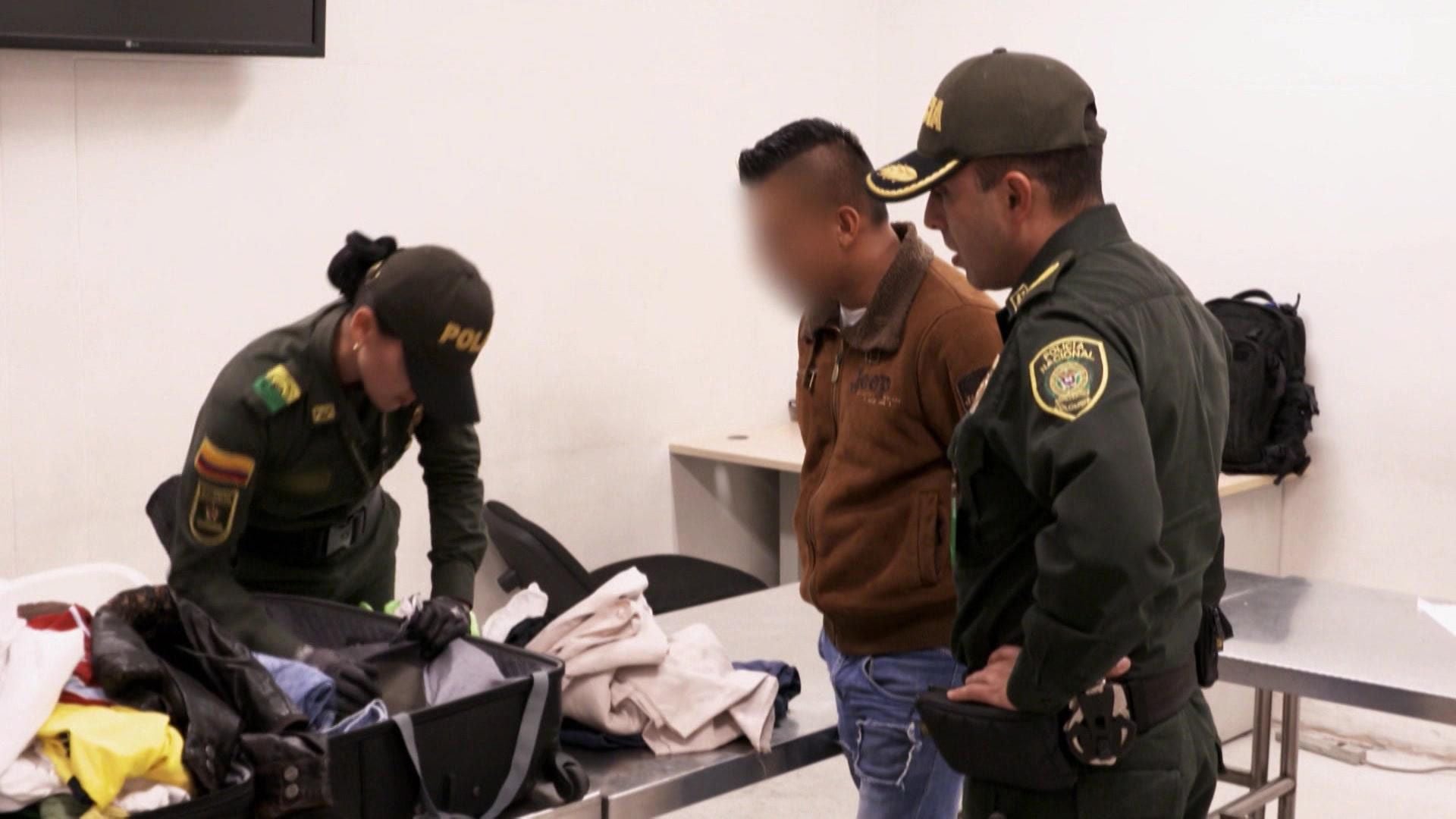 Migranten, Schmuggler und illegale Fracht an Grenzen
