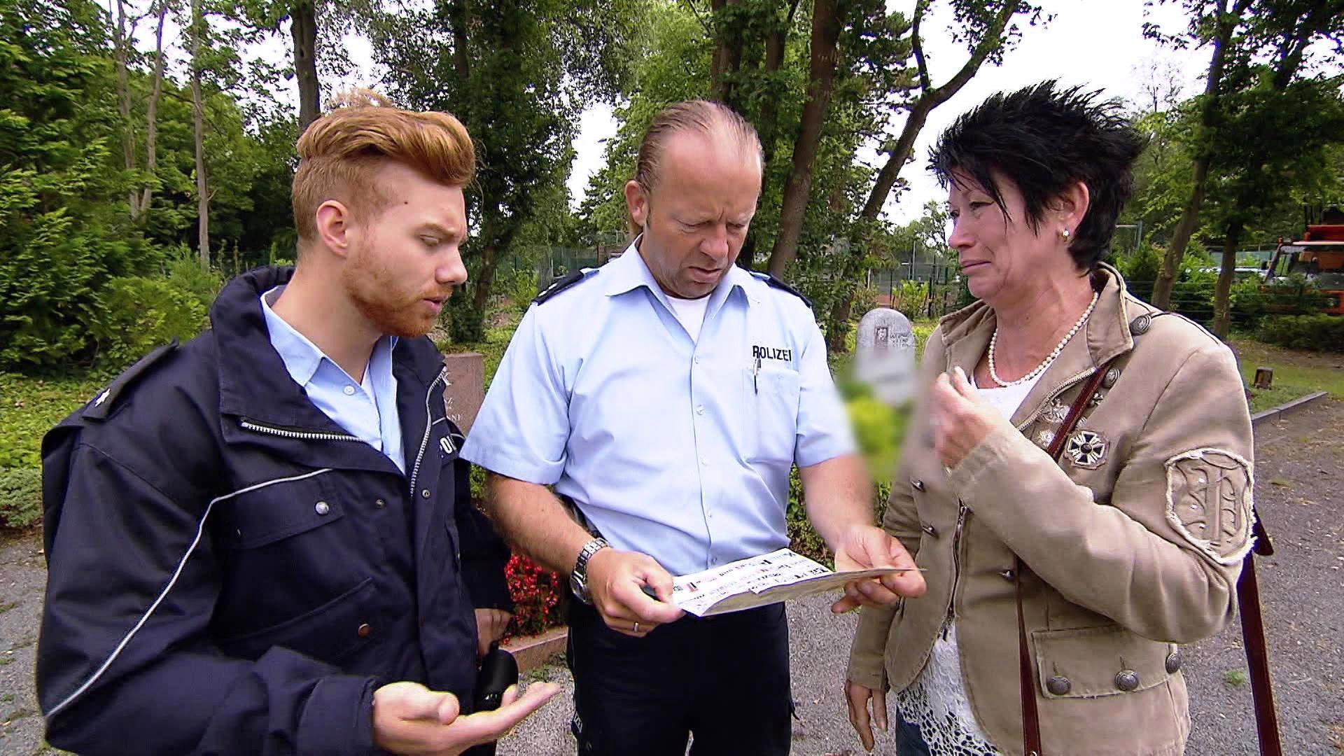 Urne wird aus Grab gestohlen