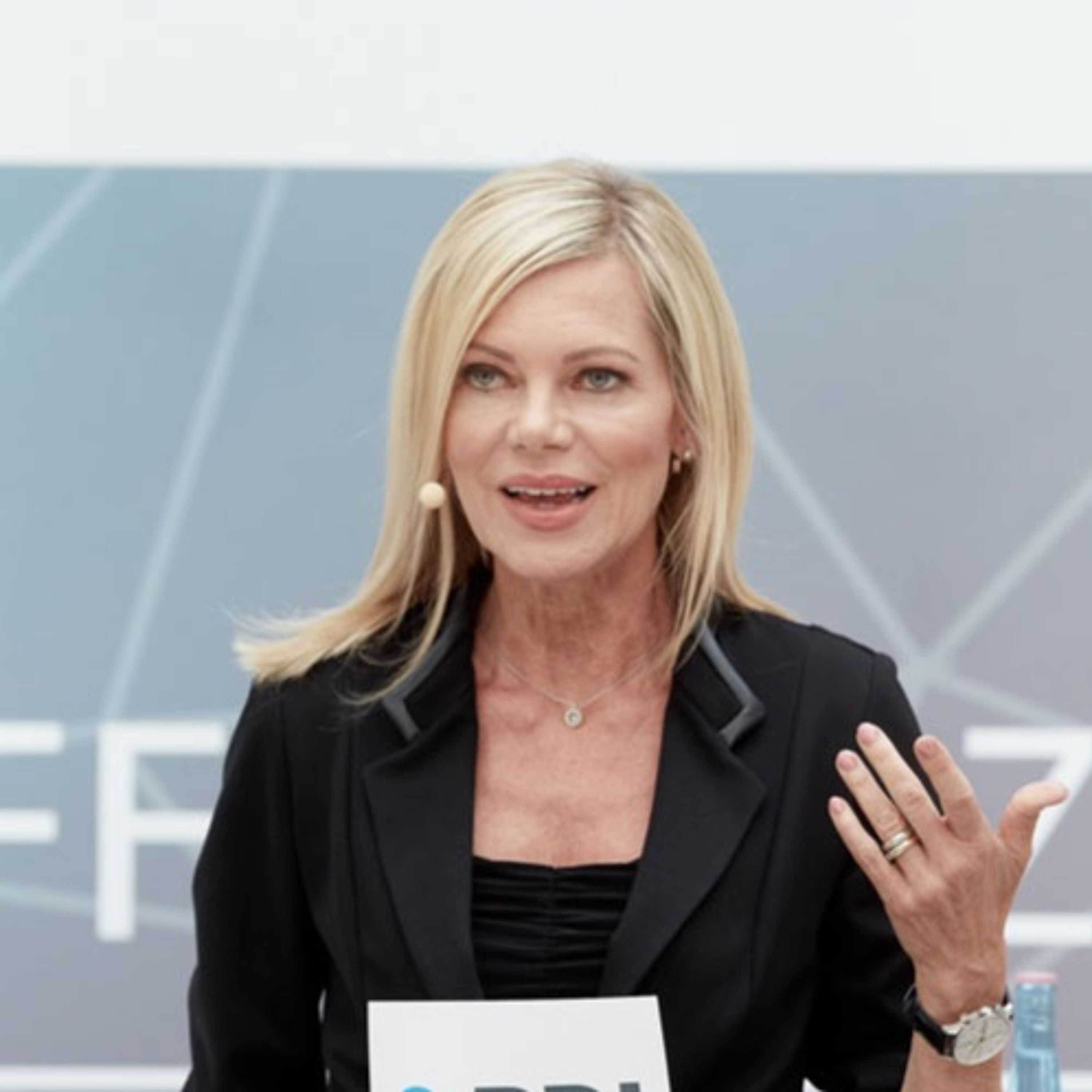 "Altern wird heilbar!" - Nina Ruge, Moderatorin und Autorin im Interview