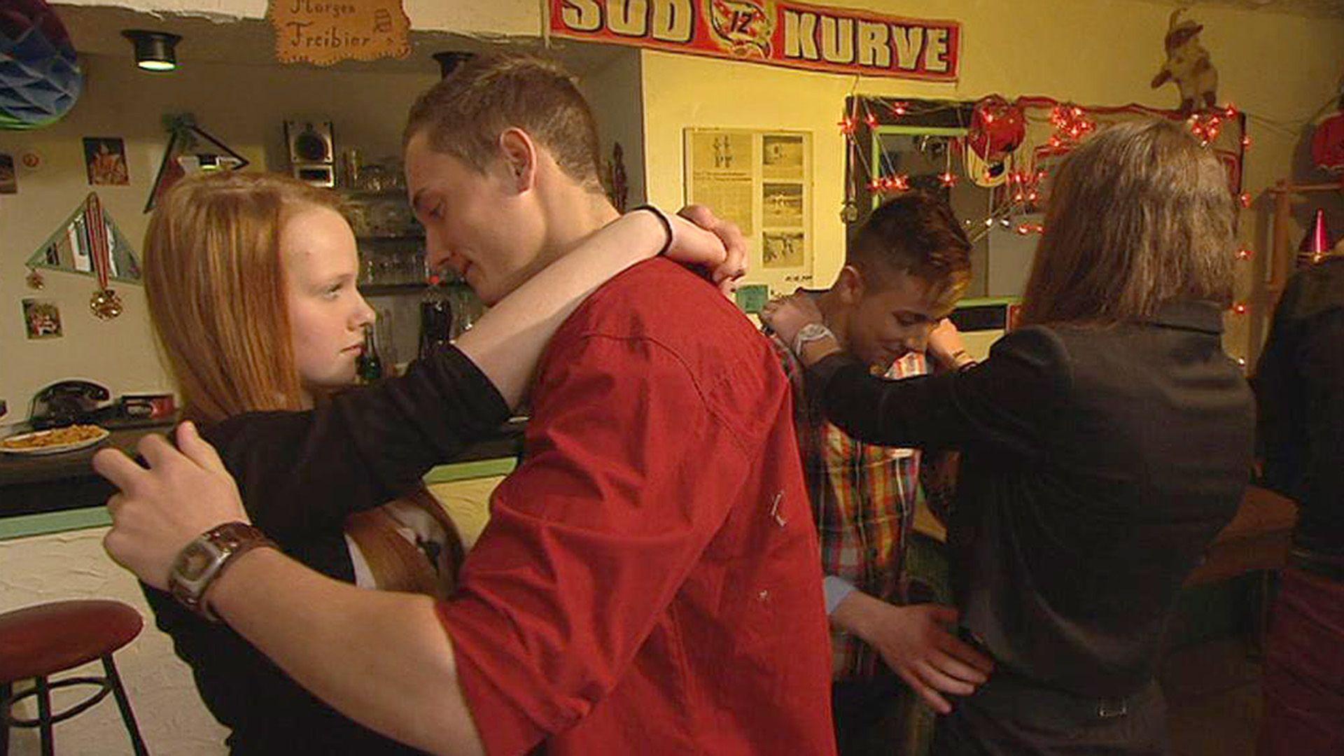 16-Jährige sucht verzweifelt erste Liebe