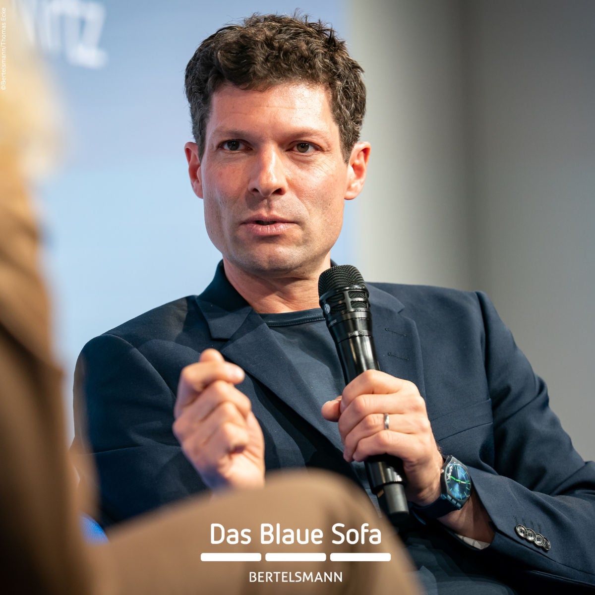 Sachbuch-Special: Das Blaue Sofa mit Ronen Steinke