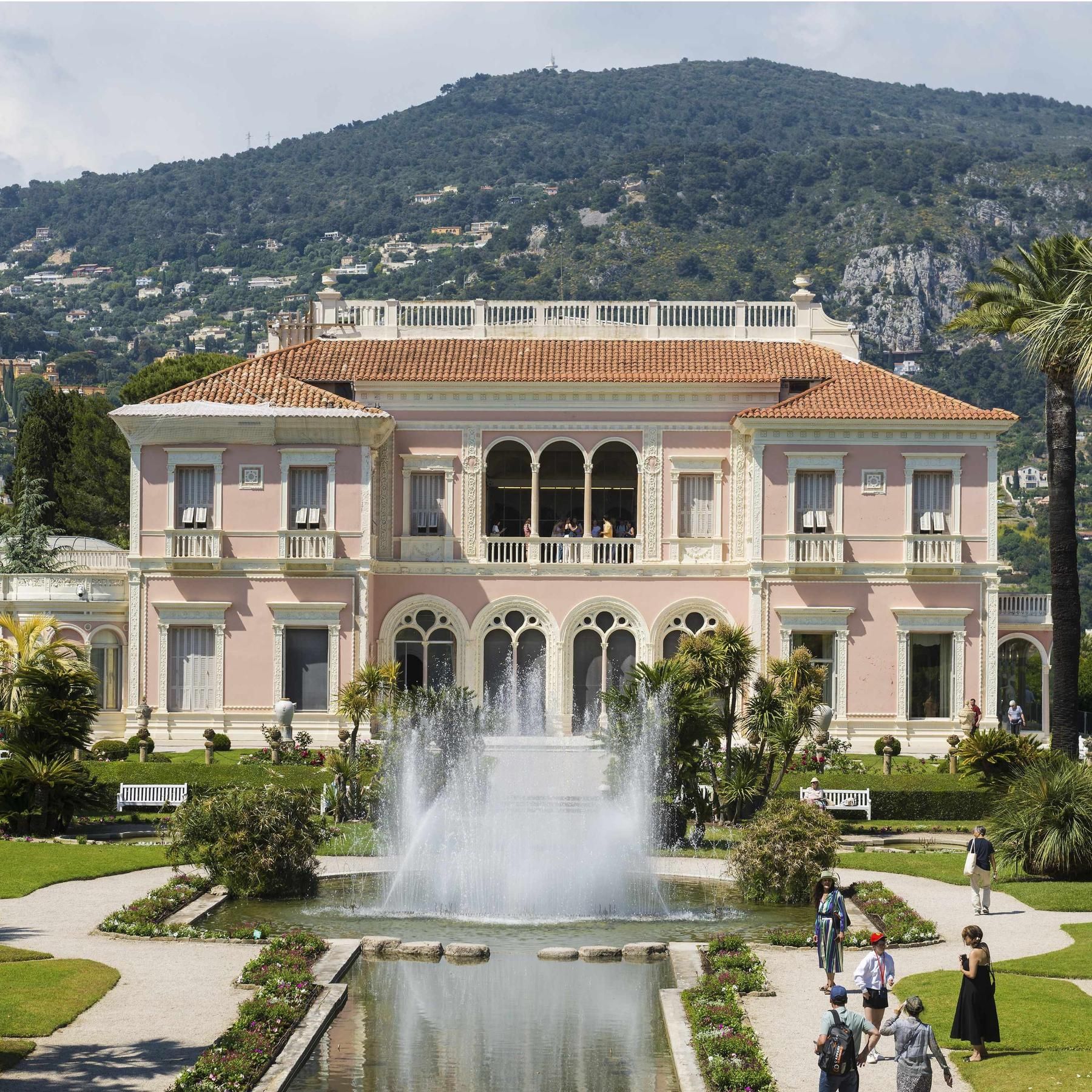 Frankreich-Glamour: Josephine Bakers Chateau des Milandes, Lieblingsinsel Korsika, Villa Ephrussi de Rothschild an der Côte d’Azur