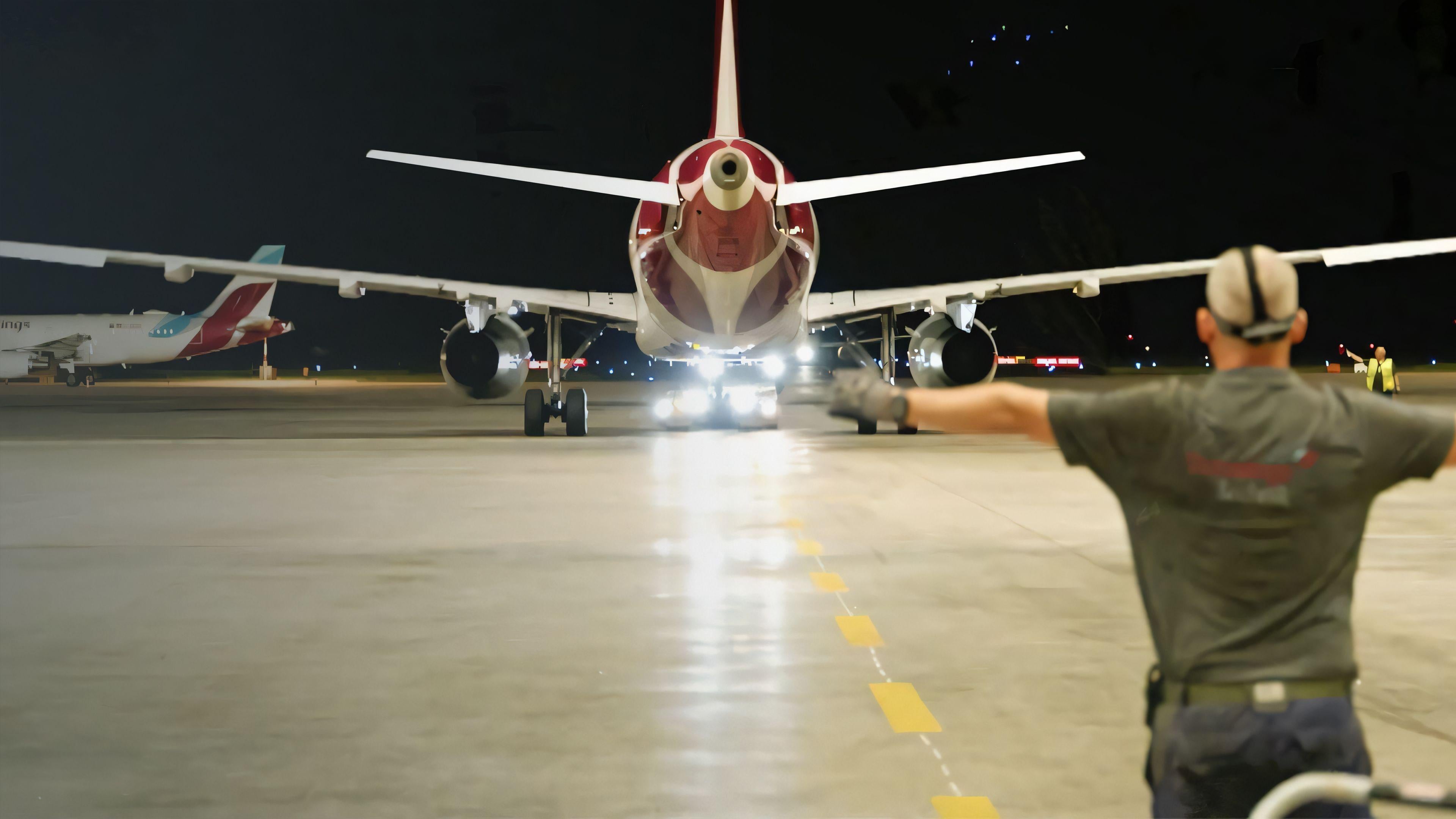 Eine Nacht im Hangar - Herausforderung Flugzeugwartung
