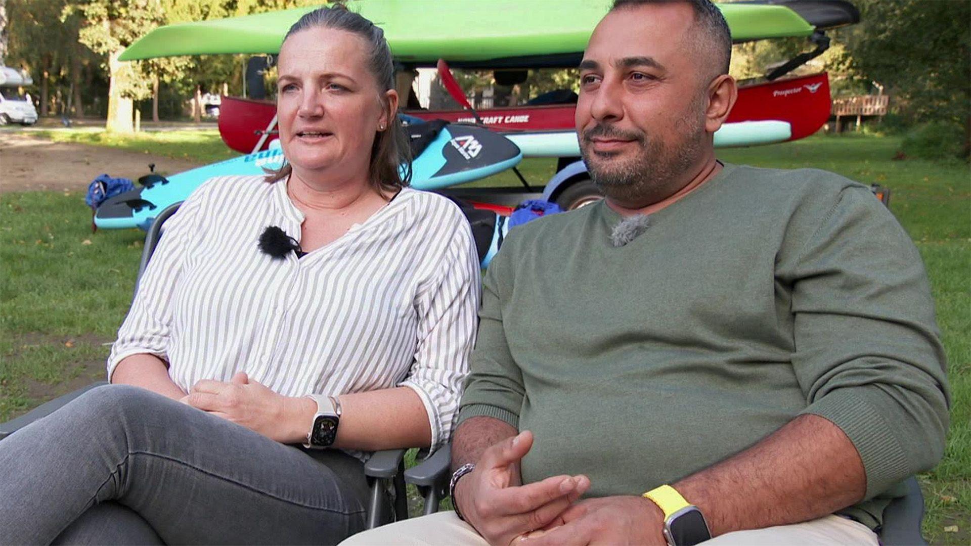 Auf dem Gipfel der Liebe hält Daniela ihren Ali fest.