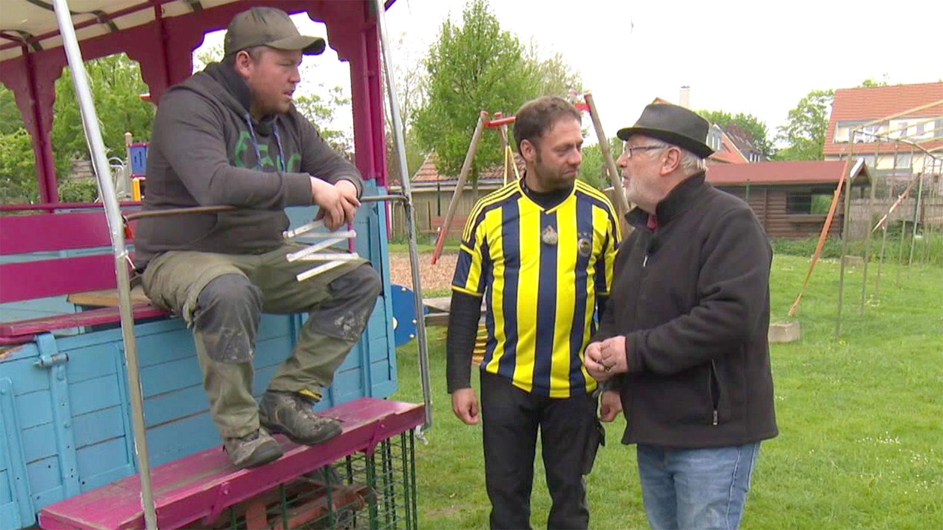 Ein Holzpferd für die Kleingartenanlage