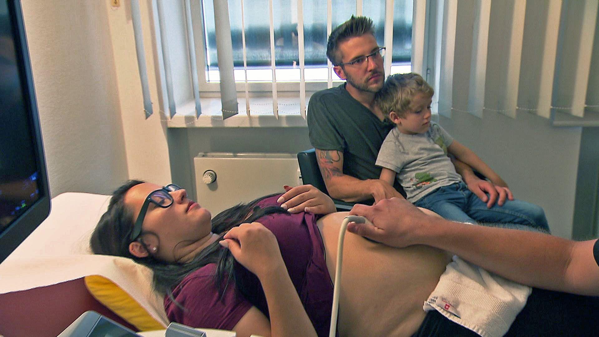 Mama Janine muss durch eine Risikoschwangerschaft