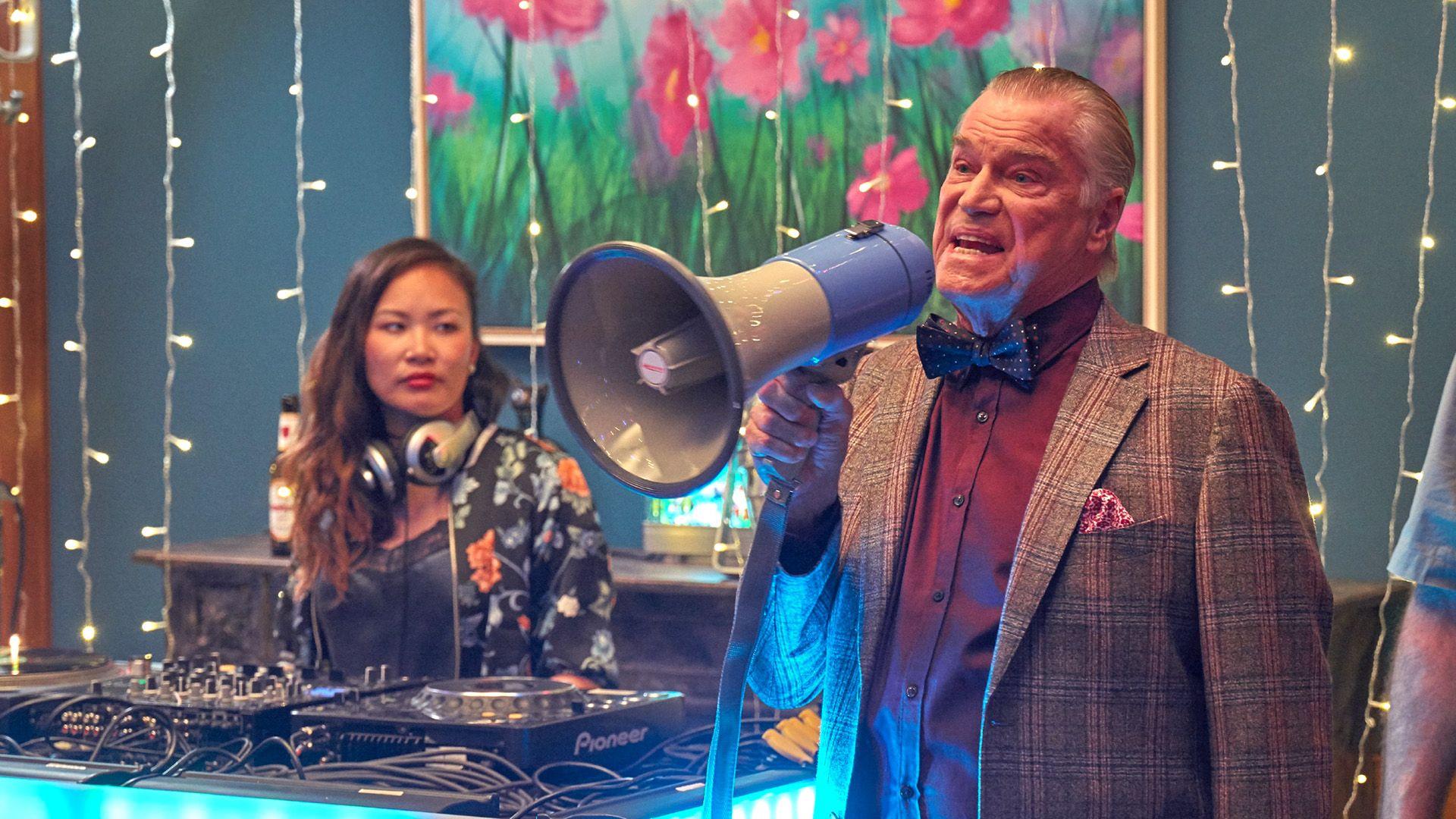 Helmut lässt die Puppen tanzen