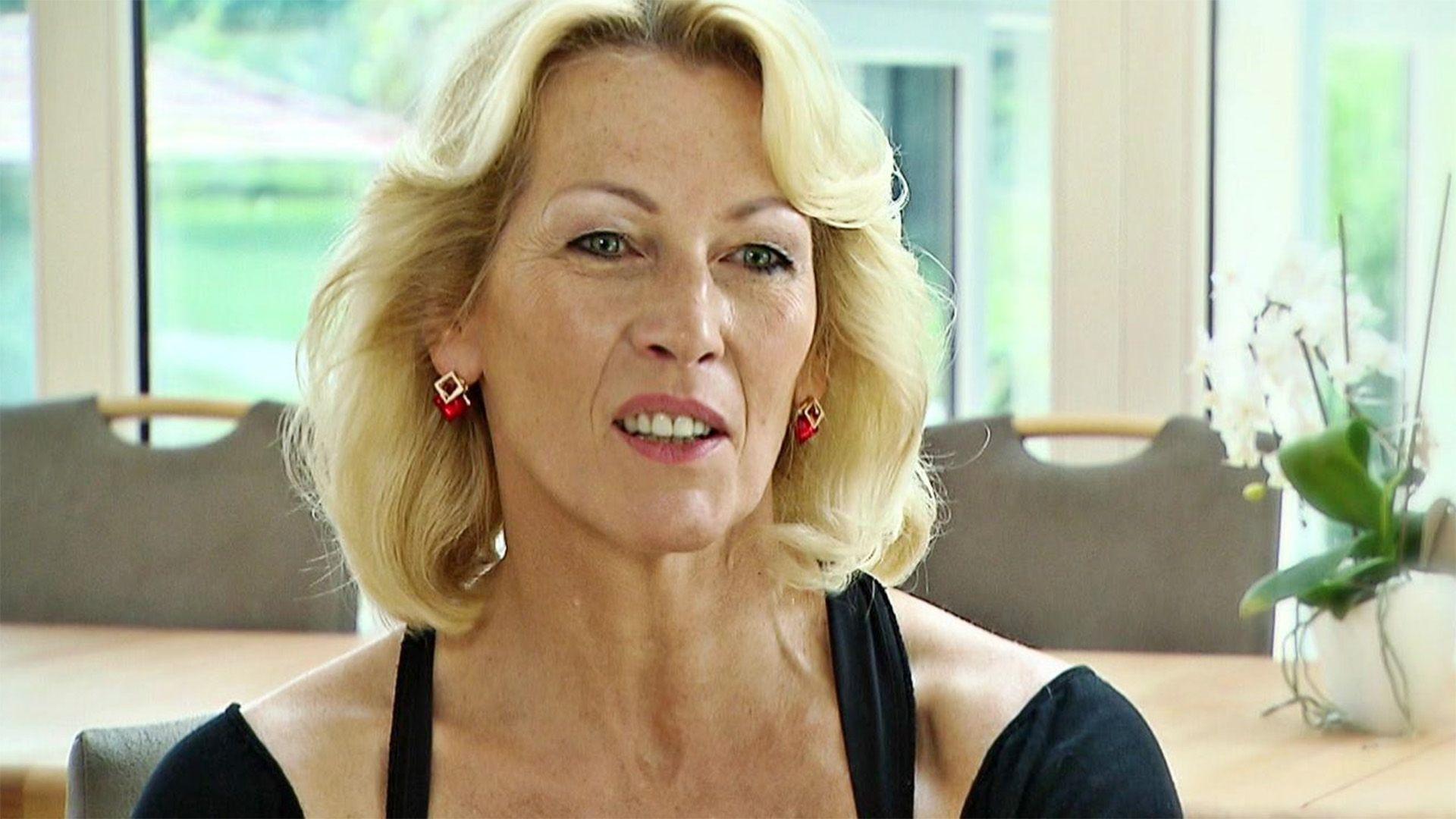 Bettina vs. Angela