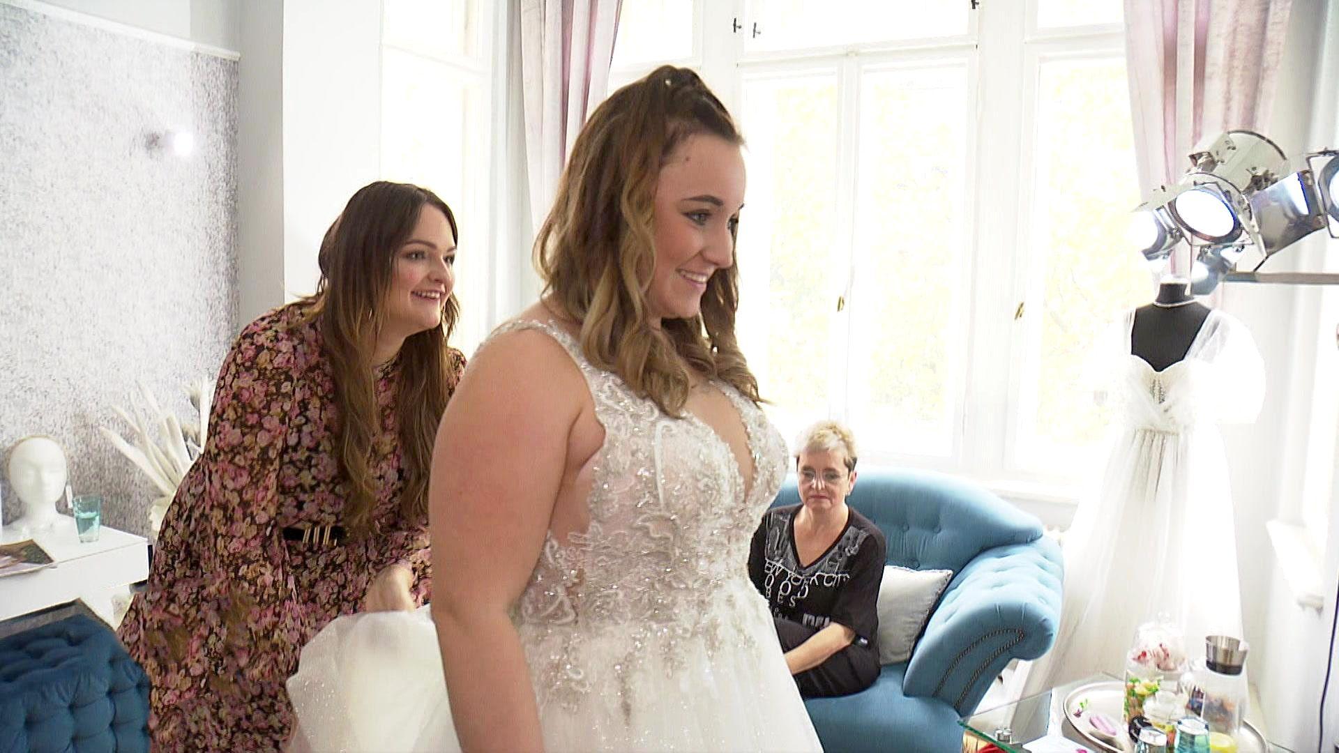 Ein Brautkleid für den Post-Baby-Body
