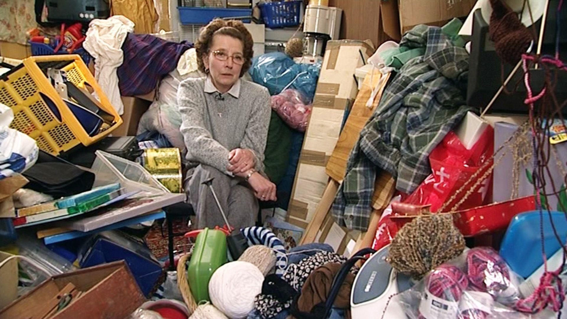 In Karins Wohnung herrscht das reinste Chaos
