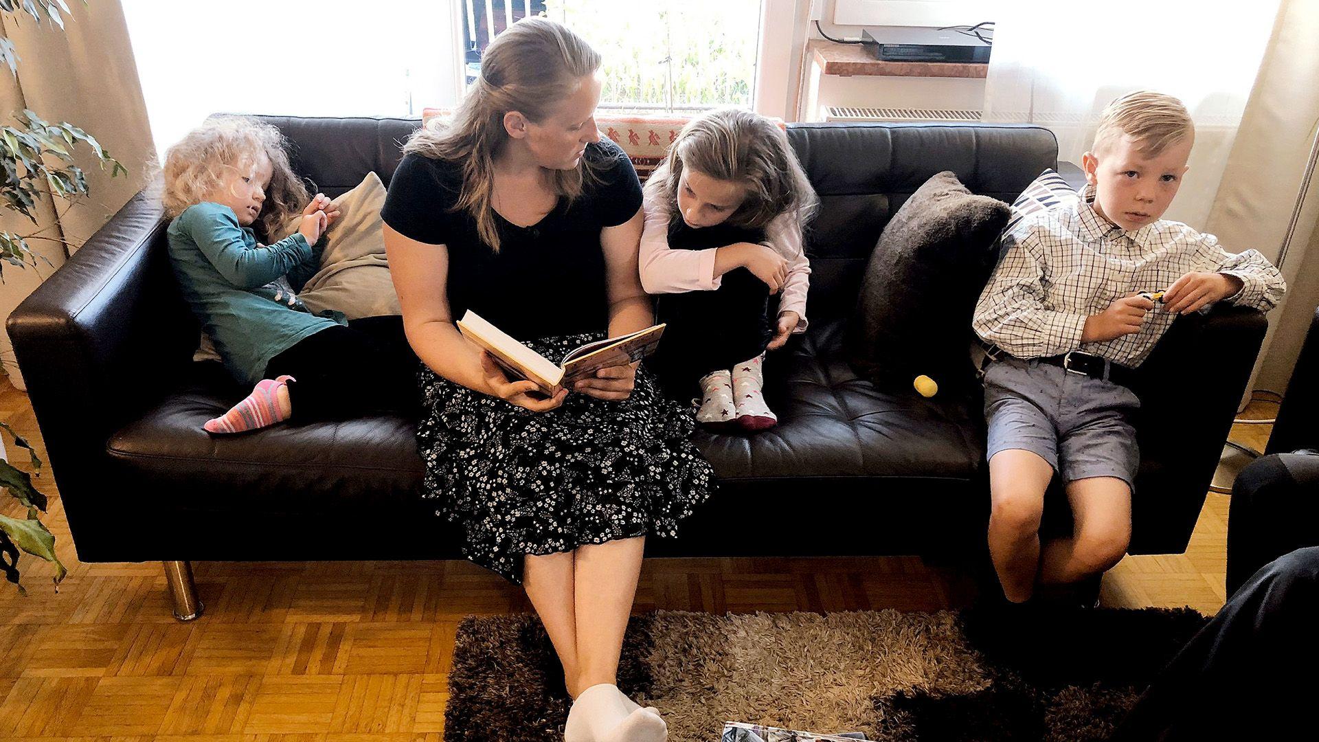 Olga und Roman erziehen ihre Kinder nach der Bibel