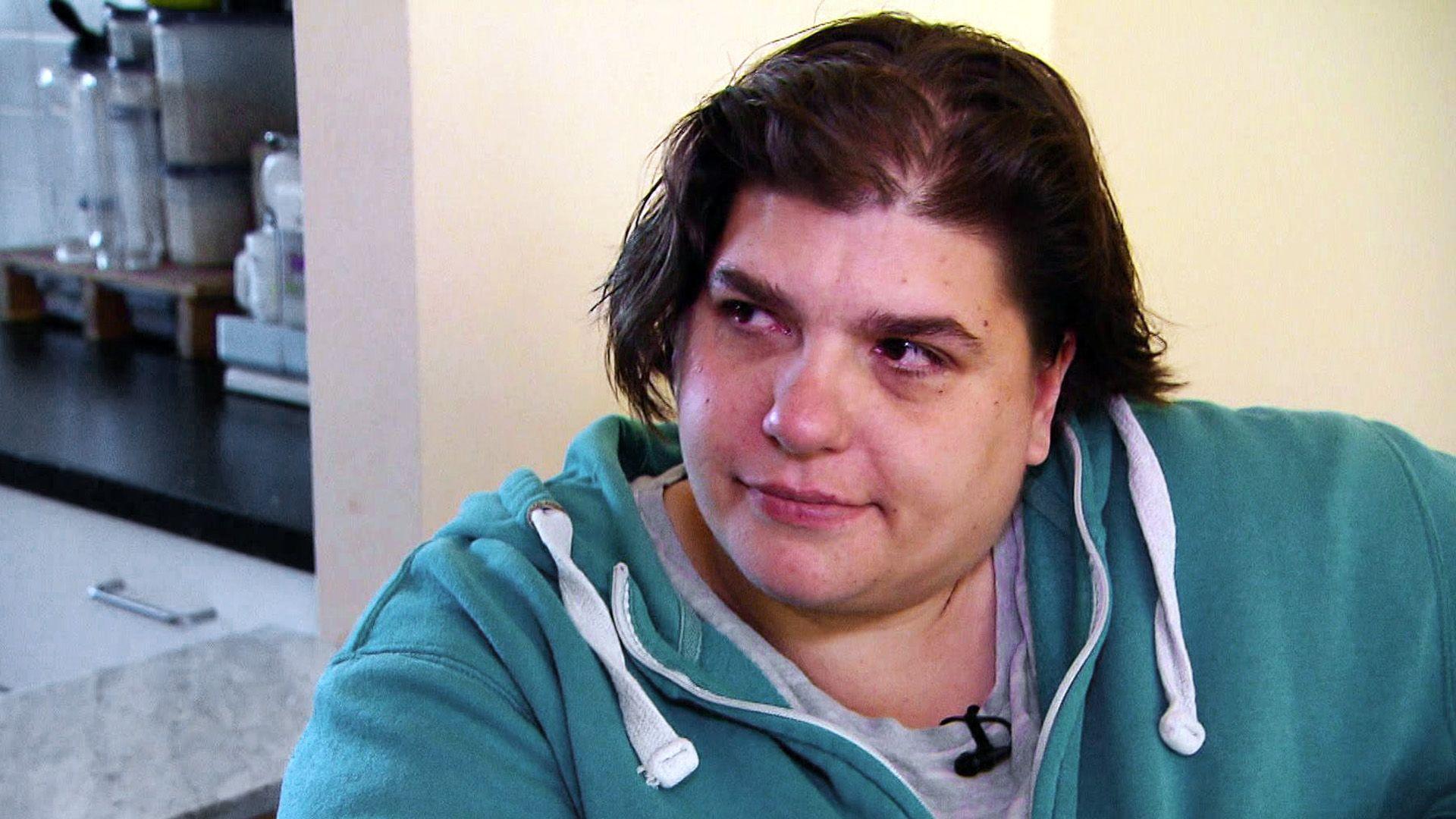 Ingo wird von seiner Frau mit Tofu überrascht