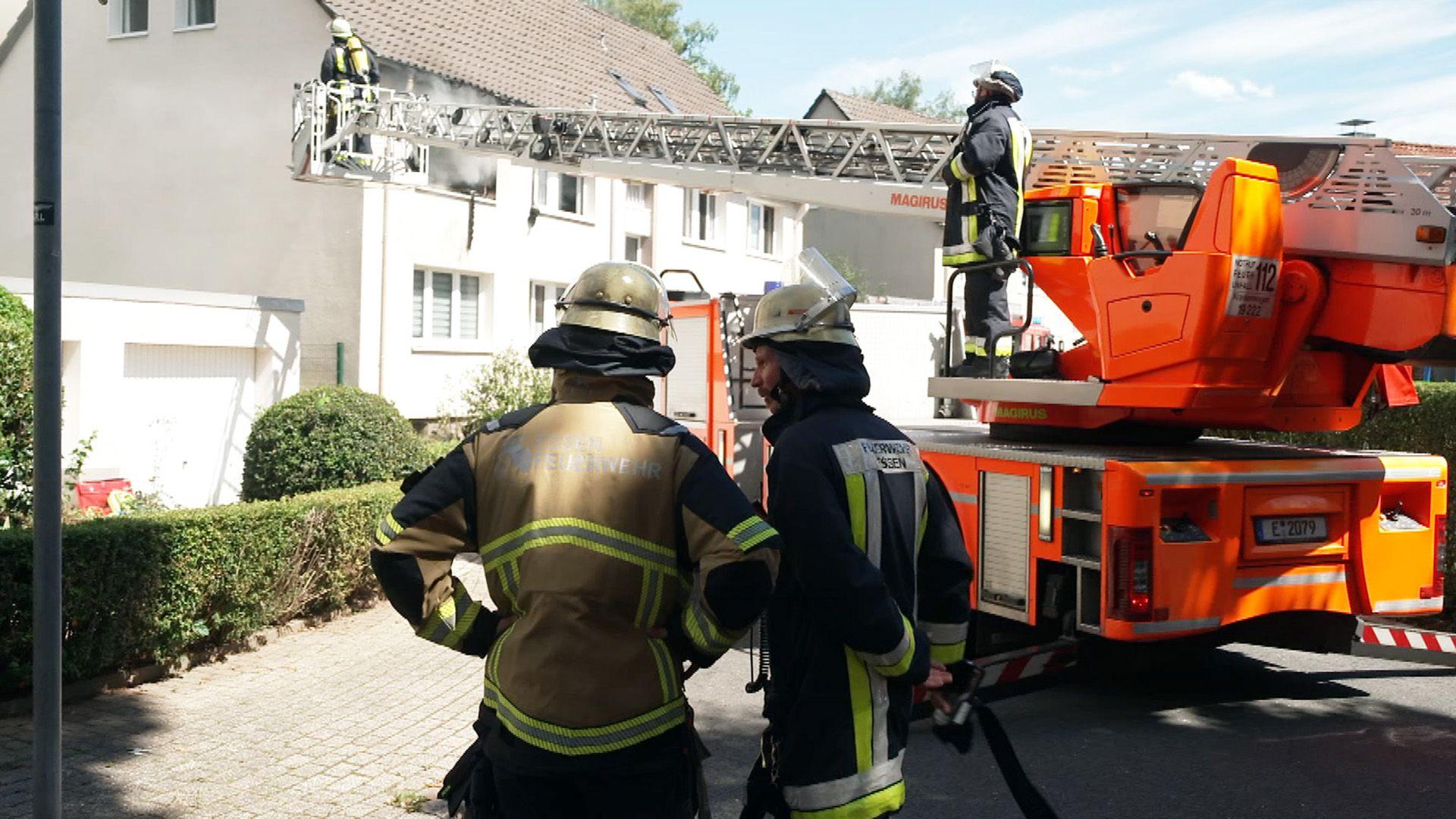 Alarm ohne Ende: Unterwegs mit Brandbekämpfern und Lebensrettern