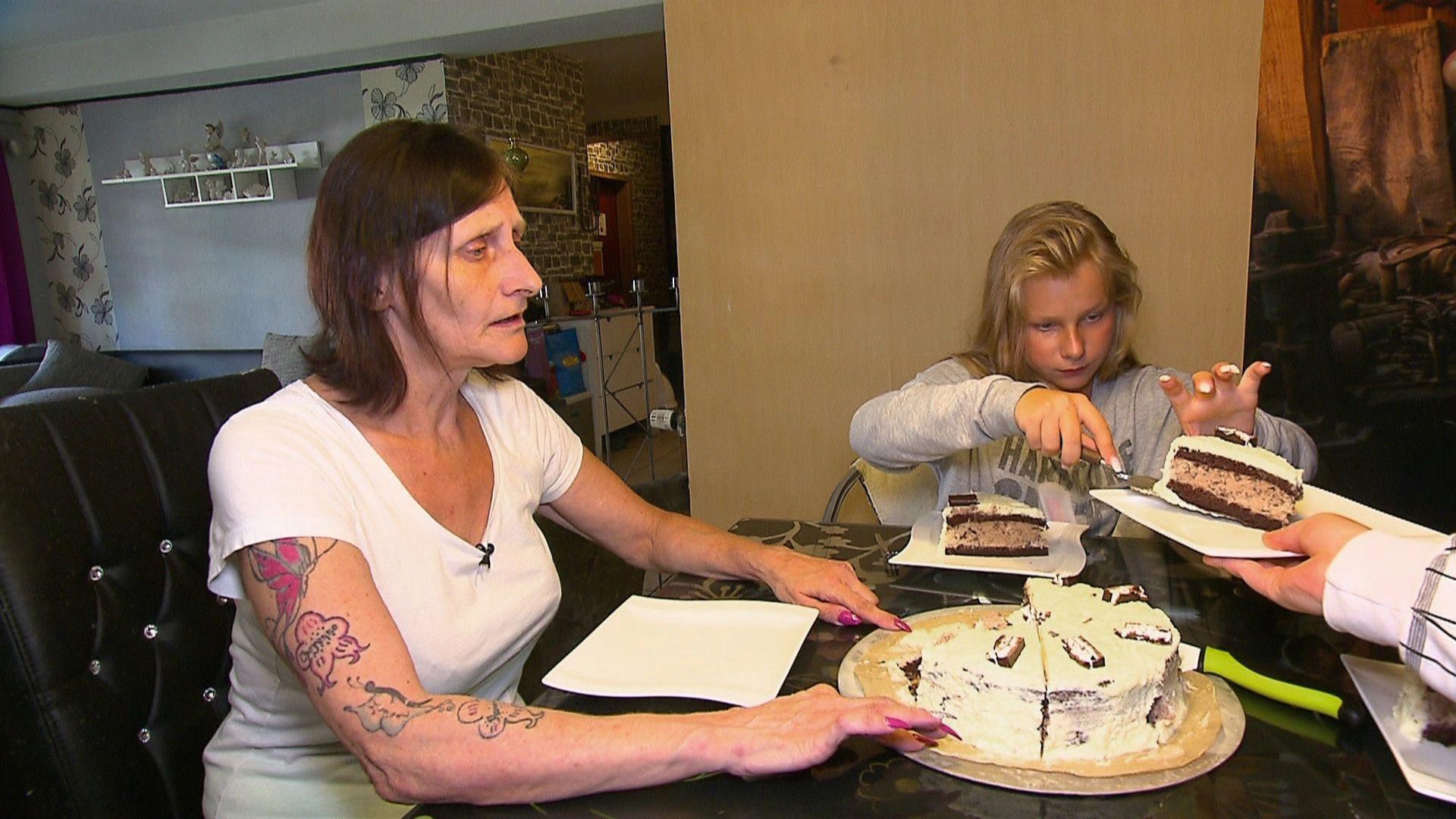 Einige Kinder und Jugendliche in Deutschland führen ein Leben am Existenzminimum.