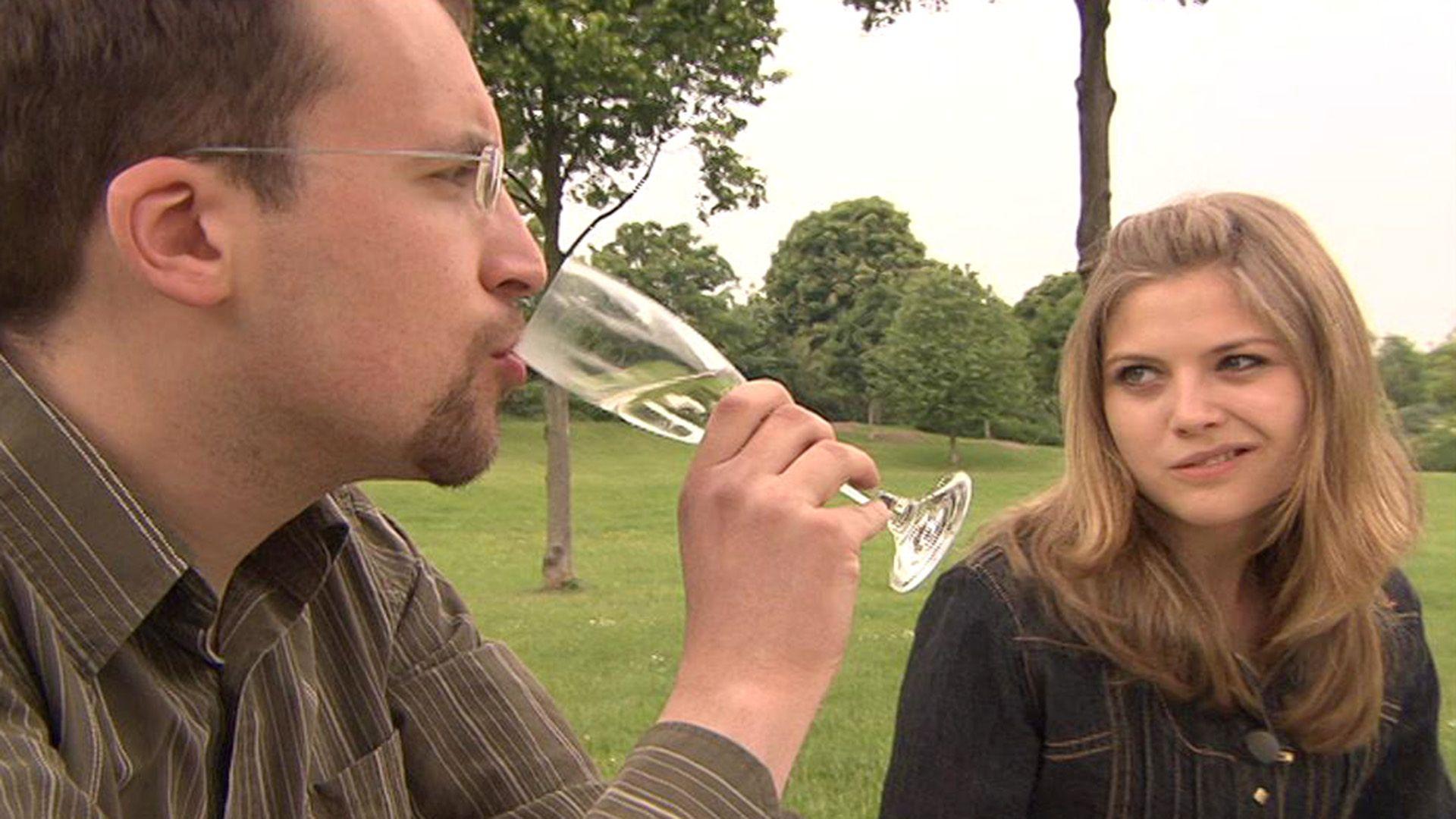 Eltern wollen Tochter mit guter Partie verheiraten