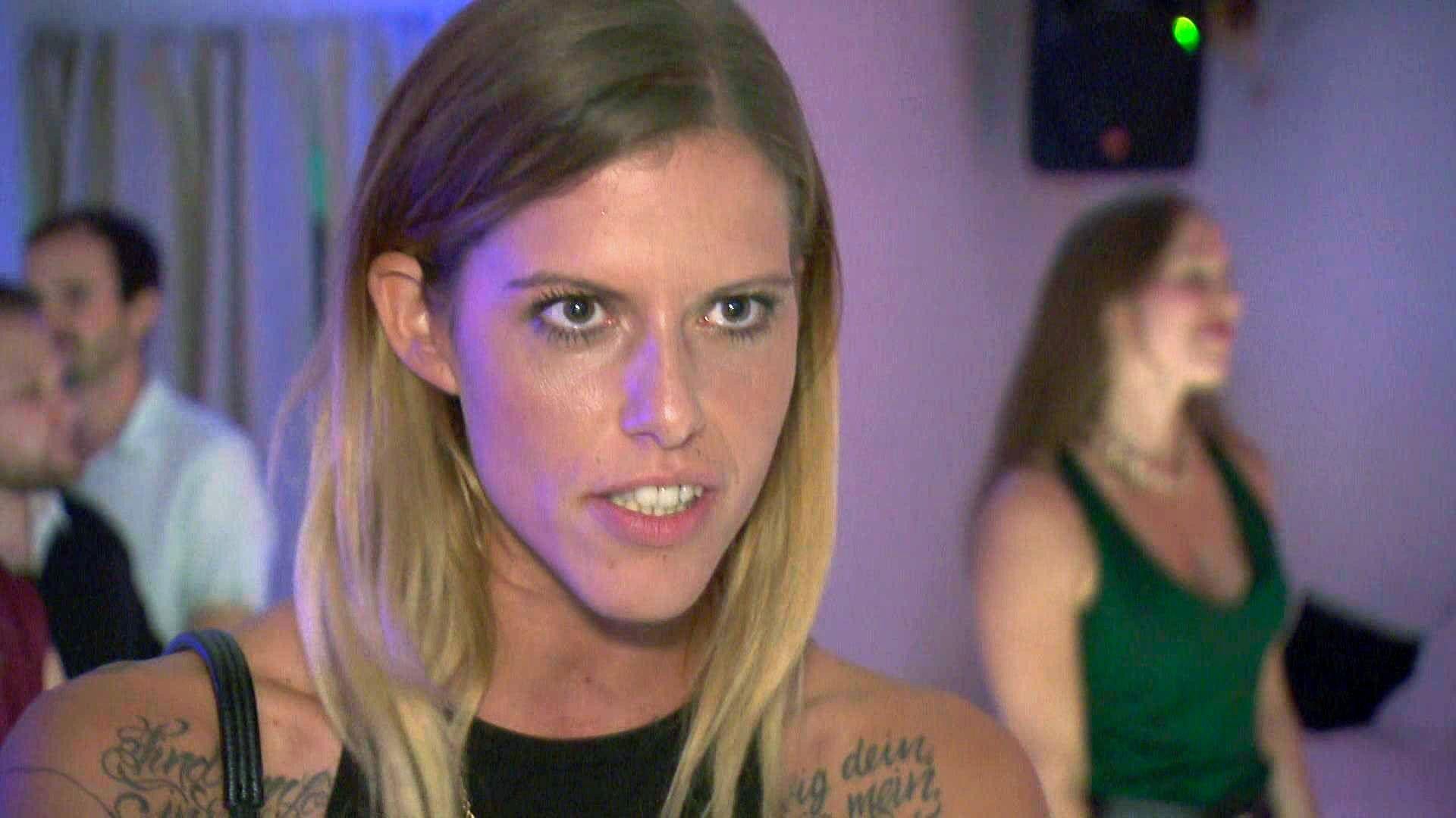 Frau hinterfragt, was ihr Traummann von ihrer unsportlichen Freundin will