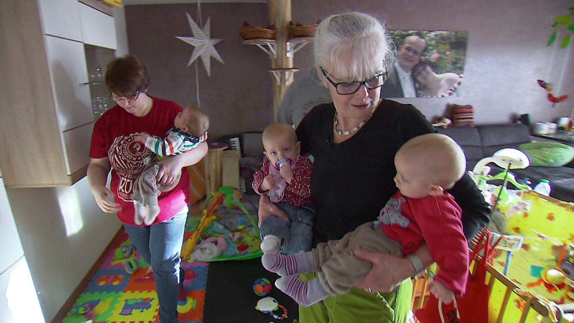 Nachsorge von Drillingen bei Familie Greiser